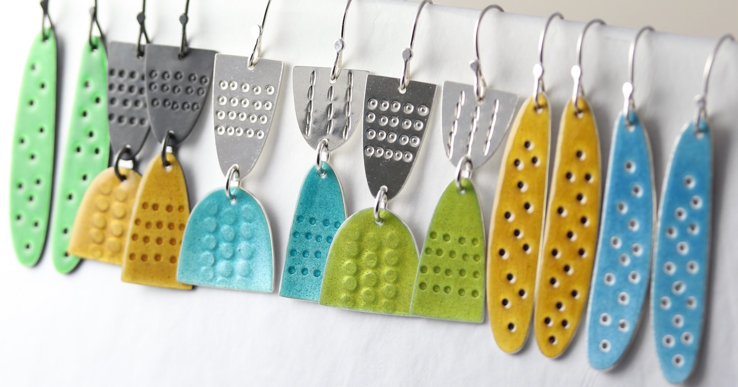 I’ve been quieter than usual on here recently as I’ve been taking a bit of a break as well as spending more time catching up on my printmaking. @caroline_finlay_print
It’s been a slower than usual start due to the price of silver too but last week I bit the bullet and placed an eyewateringly expensive order for enough silver sheet to get me started - and of course a day later the price drops! 🙄 Obviously a good thing but just a bit frustrating! I’m very pleased I had scrap silver to send off as this helped pay for the new stuff.
I’m thinking of Spring days and spring colour as I start my new stock and dream of lighter, warmer days ahead.
And I’m planning my next NEWSLETTER too so if you’d like to hear my jewellery and printmaking news, please sign up via the link in bio or visit the contact page on my website.
#springcolour #colourfulearrings #enamelandsilver #loveprint #contemporaryjewellery