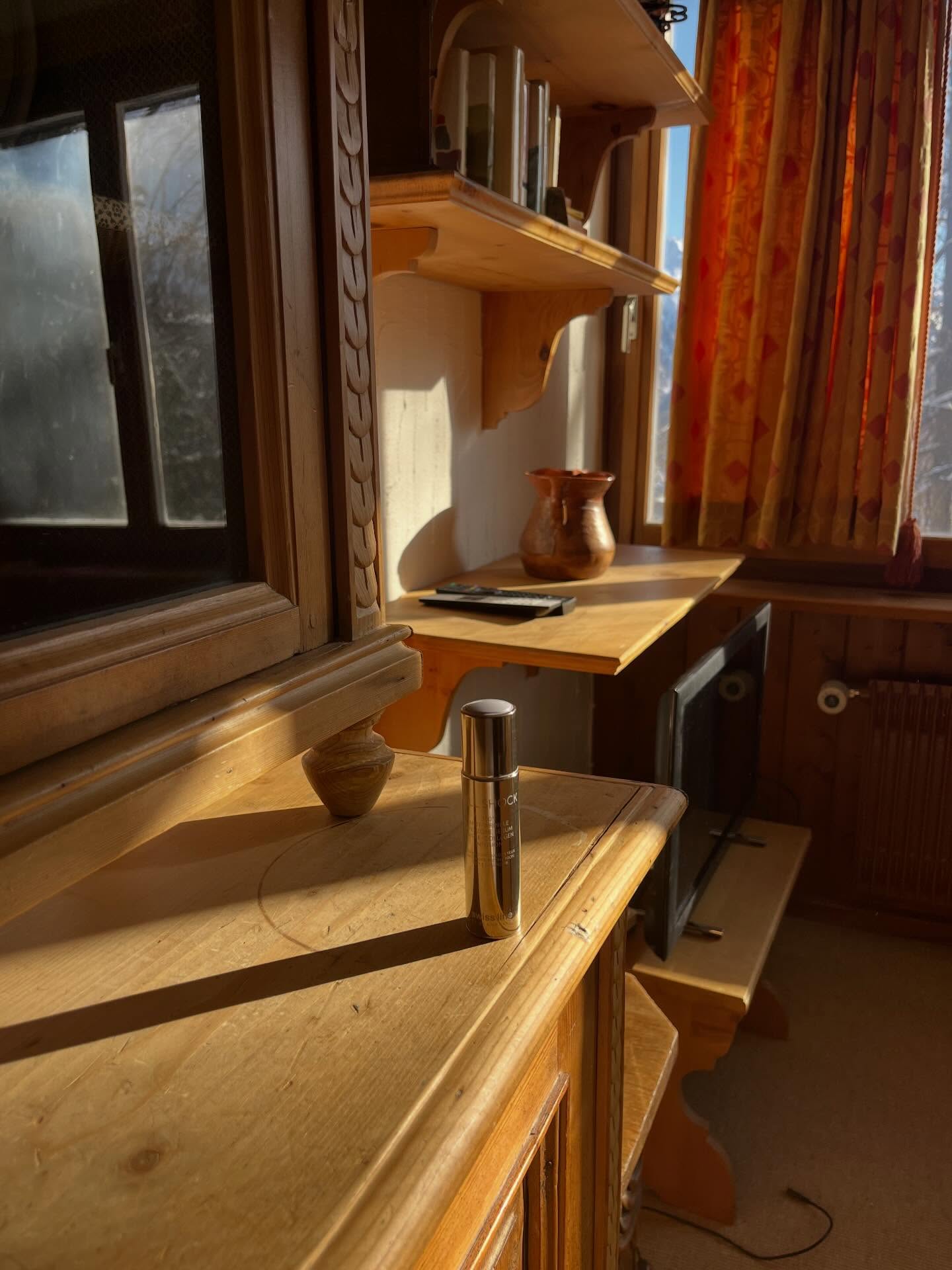 Keep your skin aging in check ♟️ with @swissline.skincare
Checkmate wrinkles, sagging, and dark spots with the 360° COLLAGEN NIGHT CONCENTRATE.
We love this silky night serum! It works overtime with NAD+ boosters, collagen, and barrier-repairing lipids in order to :
✔️ Plump & firm
✔️ Smooth fine lines
✔️ Restore radiance
Designed for mature skin. Especially during menopause.
#CheckmateSkinAging #CollagenNightConcentrate #swissbeauty