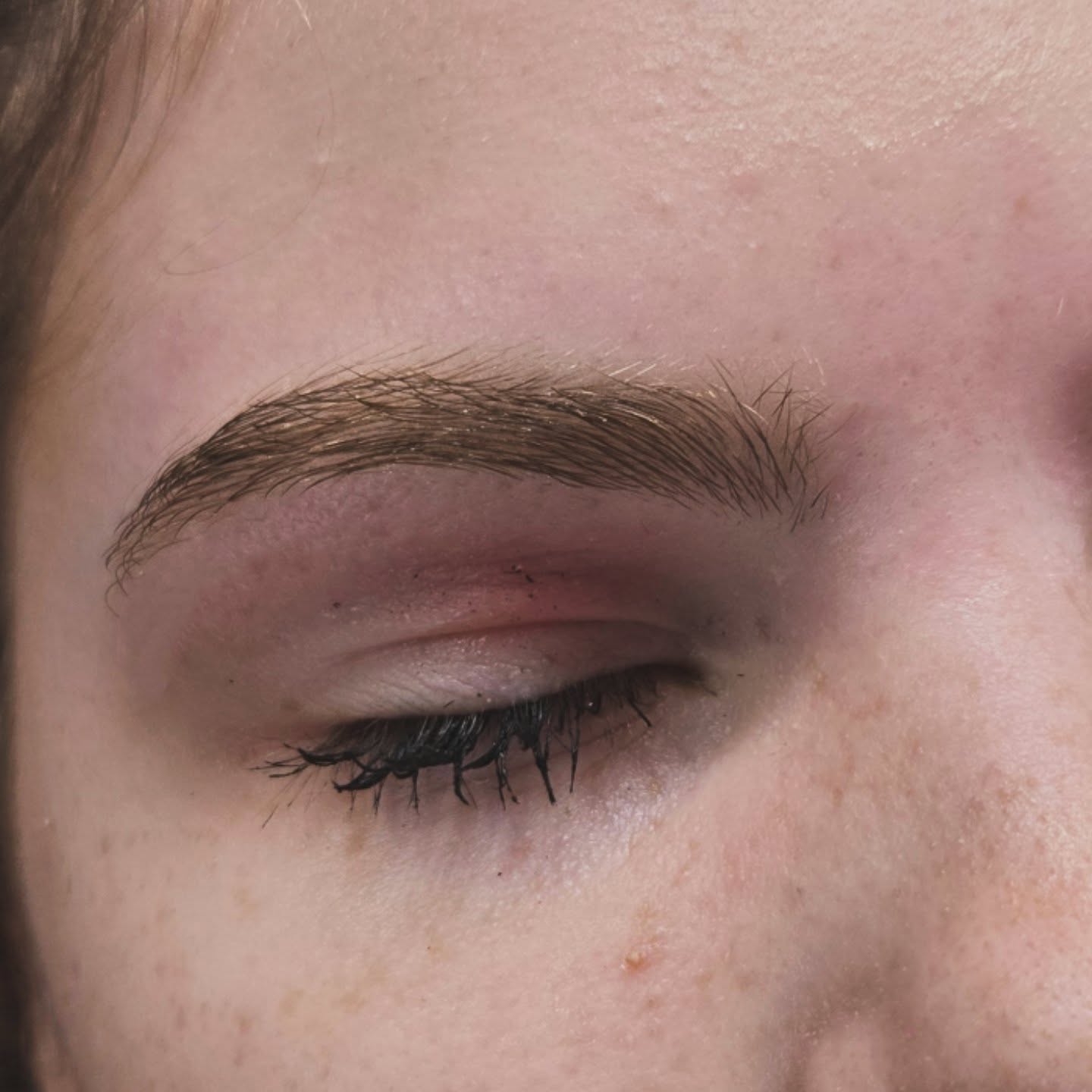 Gotta love full fluffy natural brows that just need a little clean up between college semesters!
@cailin.mahoney thank you for letting me shape these gorgeous brows 💕