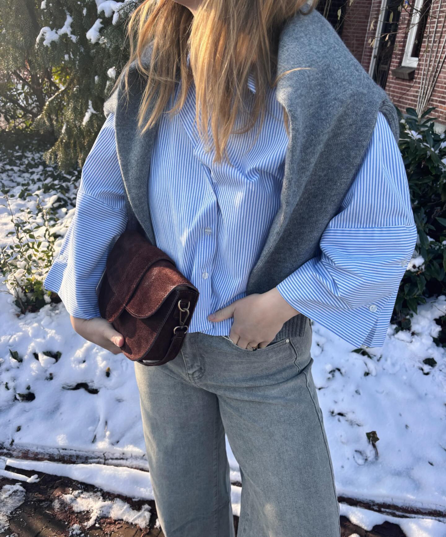 Details of the day!❄️
Blouse nieuw one size
Tas suede nieuw
#outfit #ootd #newcollection