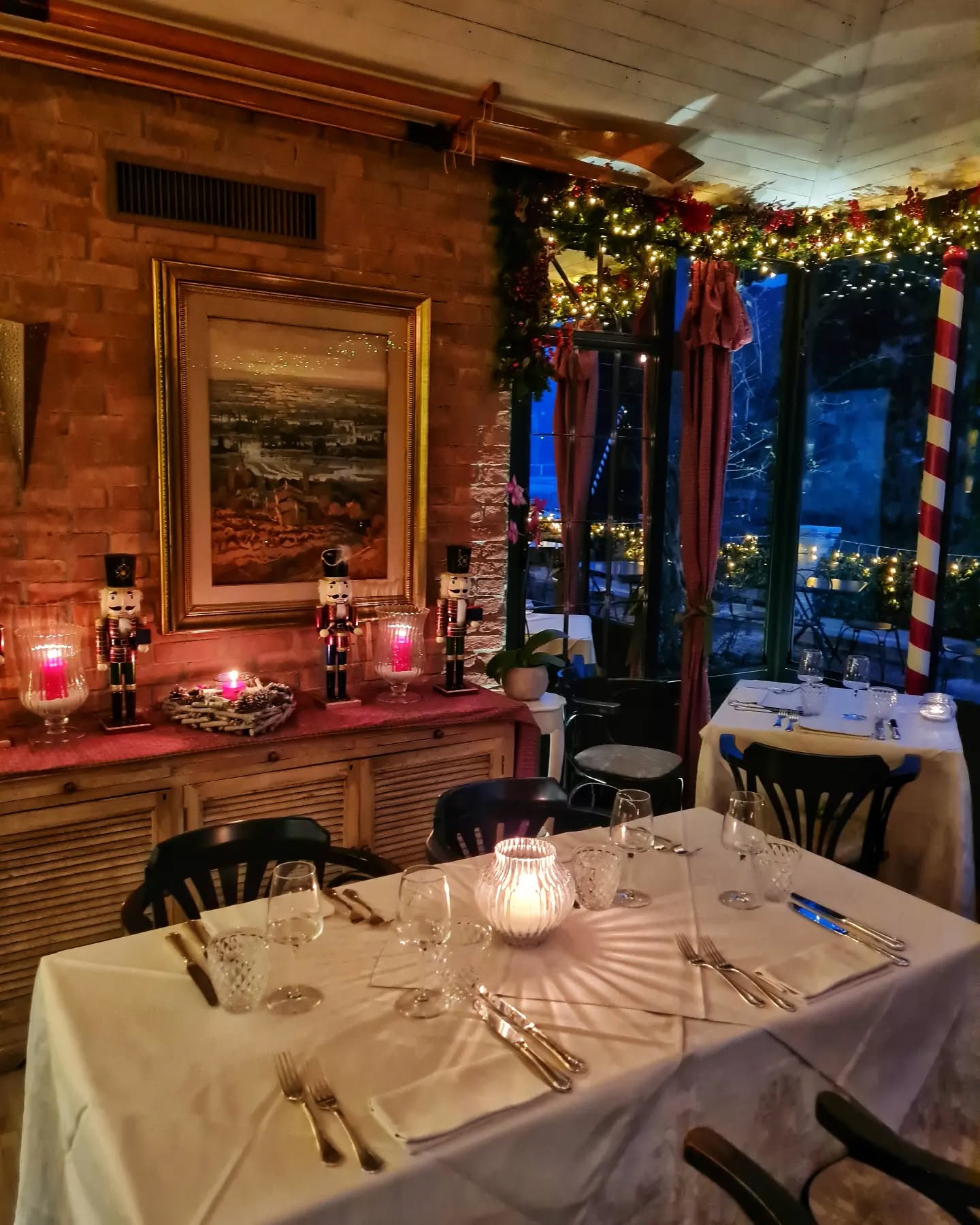 Christmas is all around
🎅 🎄
.
.
.
.
#ristorante #instafood
#bestambience #foodies #foodgram #lakecomo #comolake #dinner with #view #lelucidellago #instagood #romantic #foodstyling #foodlover #food #finedining #vistalago #luci #panorama #italianfood #cucinagourmet #menu #gourmet #star #taste #gusto #lakecomo #whatelse #como #food #cucinaitaliana