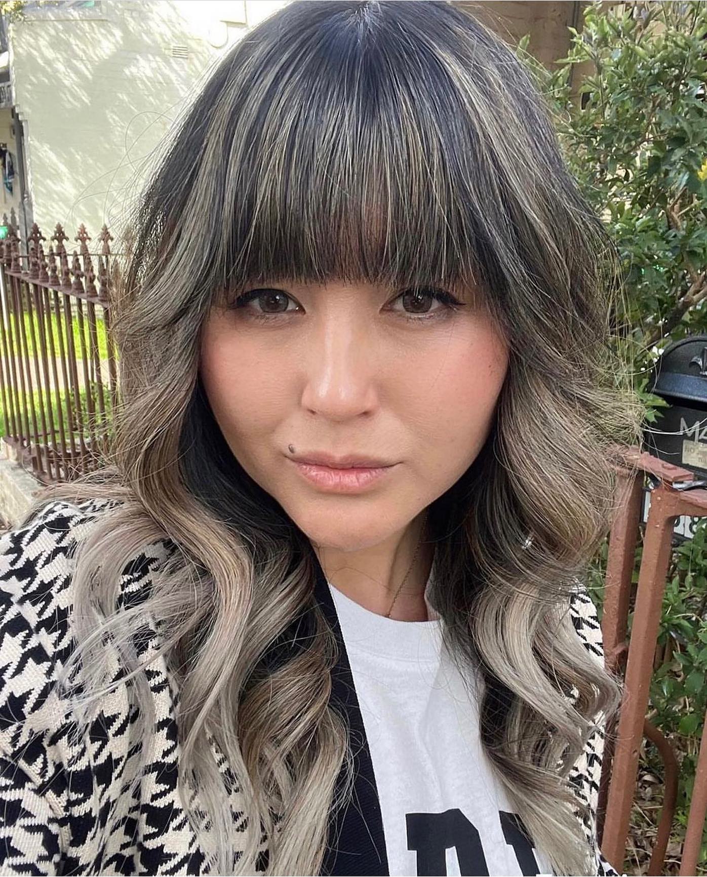 Stunning @sammi_te hair by @stellahairsydney 🥰
Stella has been in a month @dyesalonsydney and has been creating some amazing colours💜 and making lots of teas! She’s the best work mate 💕
Appointments with Stella can be booked through the website