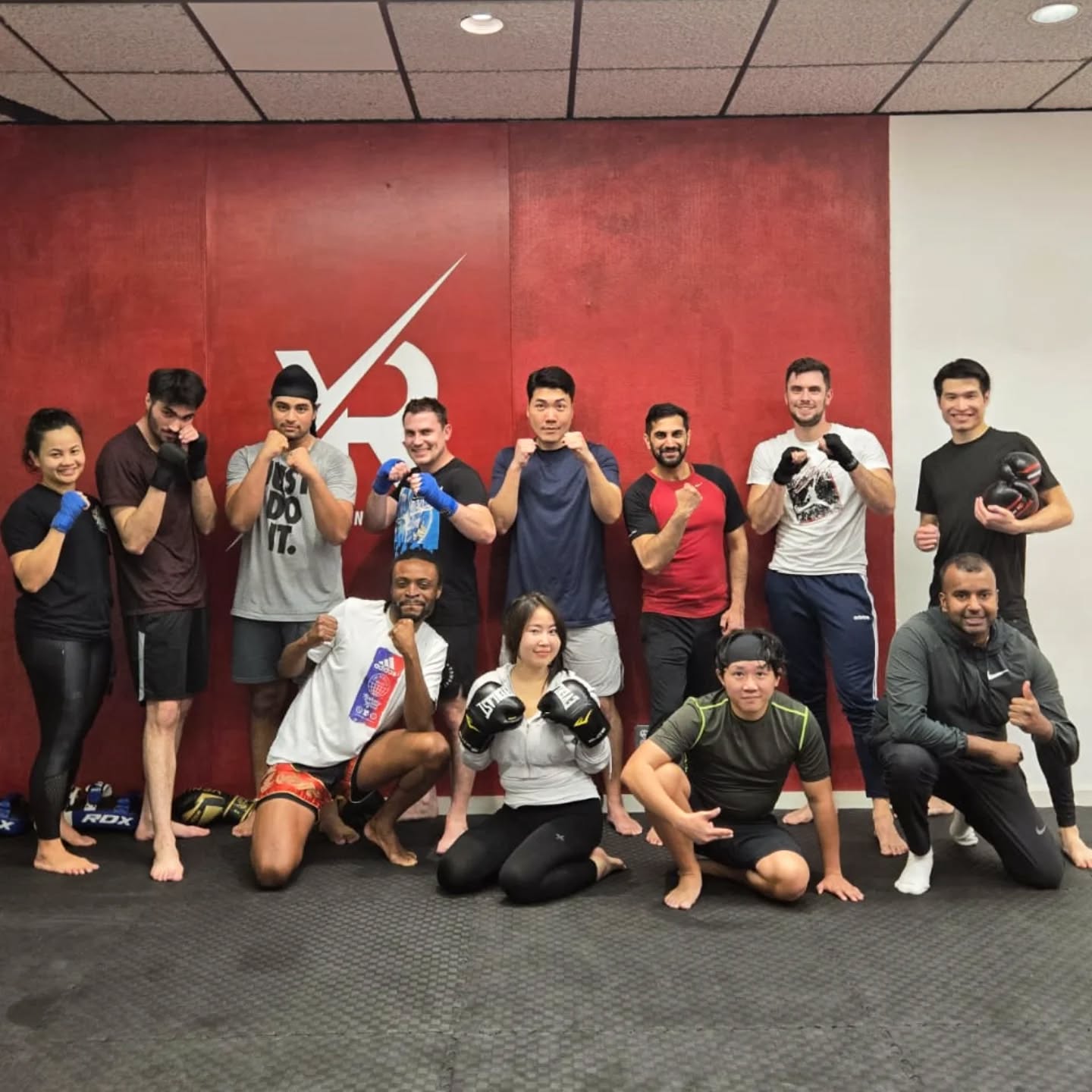 Great turn out for the last Muay Thai class and Boxing class of 2024! See you all in the new year!
.
.
.
#boxing #kickboxing #sports #fitness #padwork #gloves #classes #vtc #vectortrainingcentre #mma #fighter #adultfitness #training