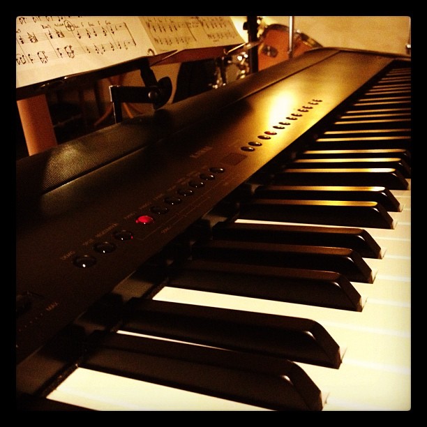 Playing at the Bustard Inn, Rauceby. Live jazz with the Tony Giles All Stars... Cookin'!!!