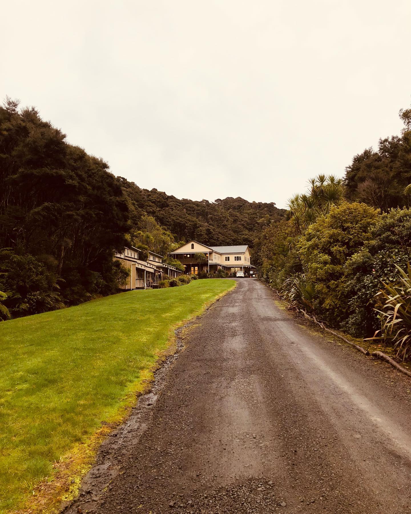 🧡 Vipassana 🧡 Such a challenging, yet incredible journey. 10 days of silence & meditation provided clarity + peace like I’ve never experienced before. So much love & gratitude for this special place, the many volunteers, and for all of the lovely women I’ve connected with xx