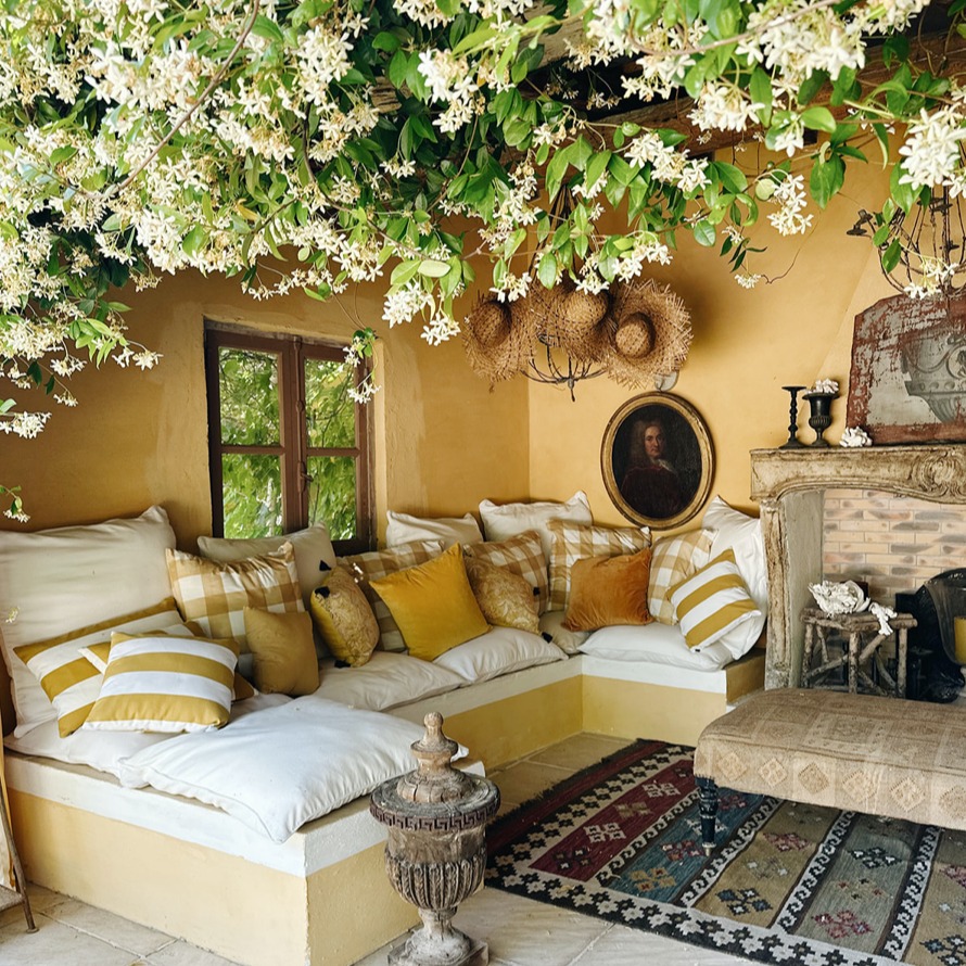 ✨ La Bastide du Régent, un lieu qui marque les cœurs.
#LaBastideDuRegent #LieuDeMariage #MariageDeRêve #WeddingInFrance