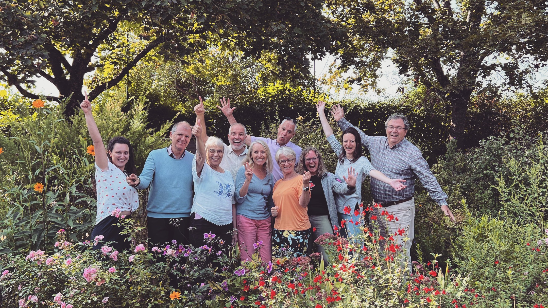 Une histoire de foi. « Vous êtes le corps de Christ et vous êtes ses membres, chacun pour sa part. » (1 Cor 12:27) Alors le monde saura…que Jésus est ressuscité ! Voici la raison d’être de Jésus Christ 2033 (JC2033) : annoncer à toute personne sur terre la Bonne Nouvelle de la Résurrection d’ici à 2033. Cela fait 17 ans maintenant que JC2033 voyage dans le monde entier afin de partager ce projet avec les « grandes têtes » : Nicky Gumbel (Alpha), le Pape François, le Patriarche Bartholomé (orthodoxe), Justin Welby (Église anglicane), JEM, l’AEM (l’Alliance évangélique mondiale)... tous se préparent pour 2033. Suite sur https://www.jeunesse-en-mission.ch/fr/blog
A story of faith. “You are the body of Christ and members of it, each for his own part.” (1 Cor 12:27) Then the world will know...that Jesus has risen! This is the raison d'être of Jesus Christ 2033 (JC2033): to announce the Good News of the Resurrection to every person on earth by 2033. For 17 years now, JC2033 has been traveling the world to share this project with the “big heads”: Nicky Gumbel (Alpha), Pope Francis, Patriarch Bartholomew (Orthodox), Justin Welby (Anglican Church), YWAM, WEA (World Evangelical Alliance)... all preparing for 2033. To be continued on: https://www.jeunesse-en-mission.ch/blog