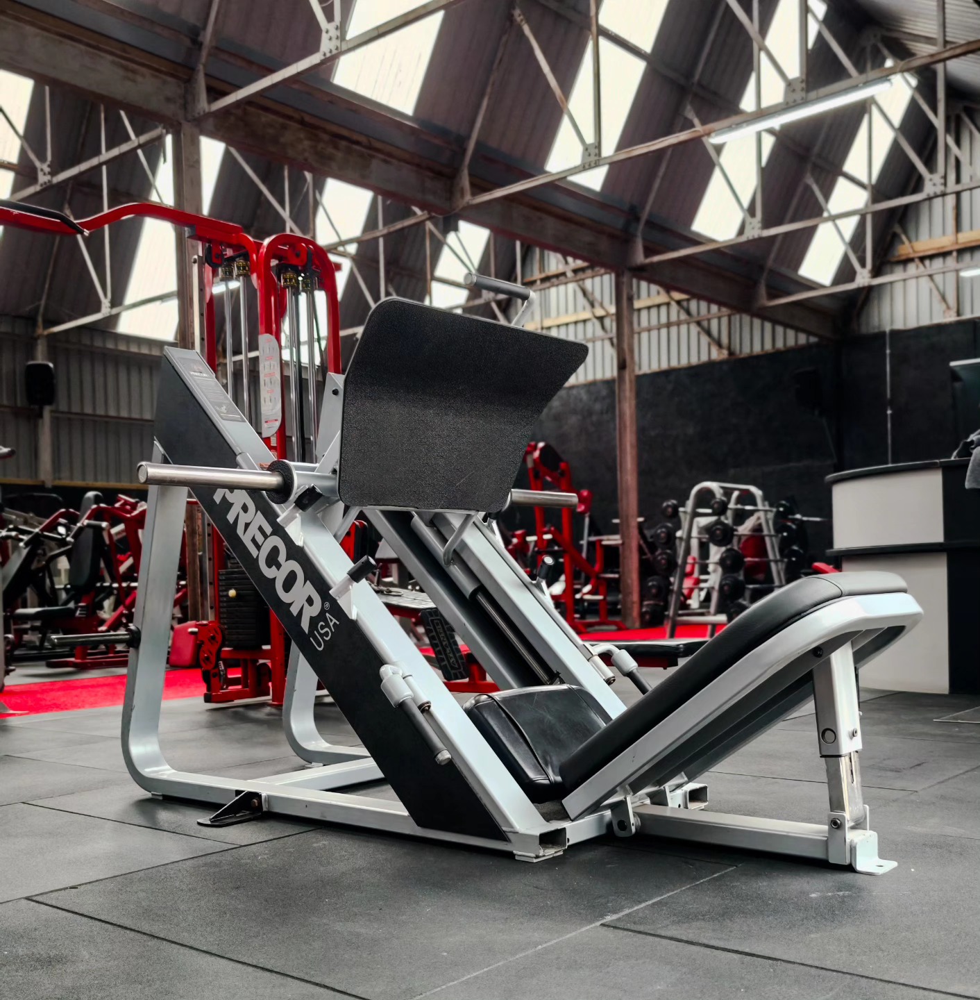 🇺🇸 PRECOR ICARIAN 45° LINEAR LEG PRESS 🇺🇸
So surprised with how good this is. Smooth like butter with incredible range.
This is only a temporary replacement for our Arsenal copy. Before the unicorn comes in July 🤫🚚
Literally about 15 people asked me today where it's gone.
You will not be disappointed.
1/15 new machines to come over the next 12 weeks.
🫶