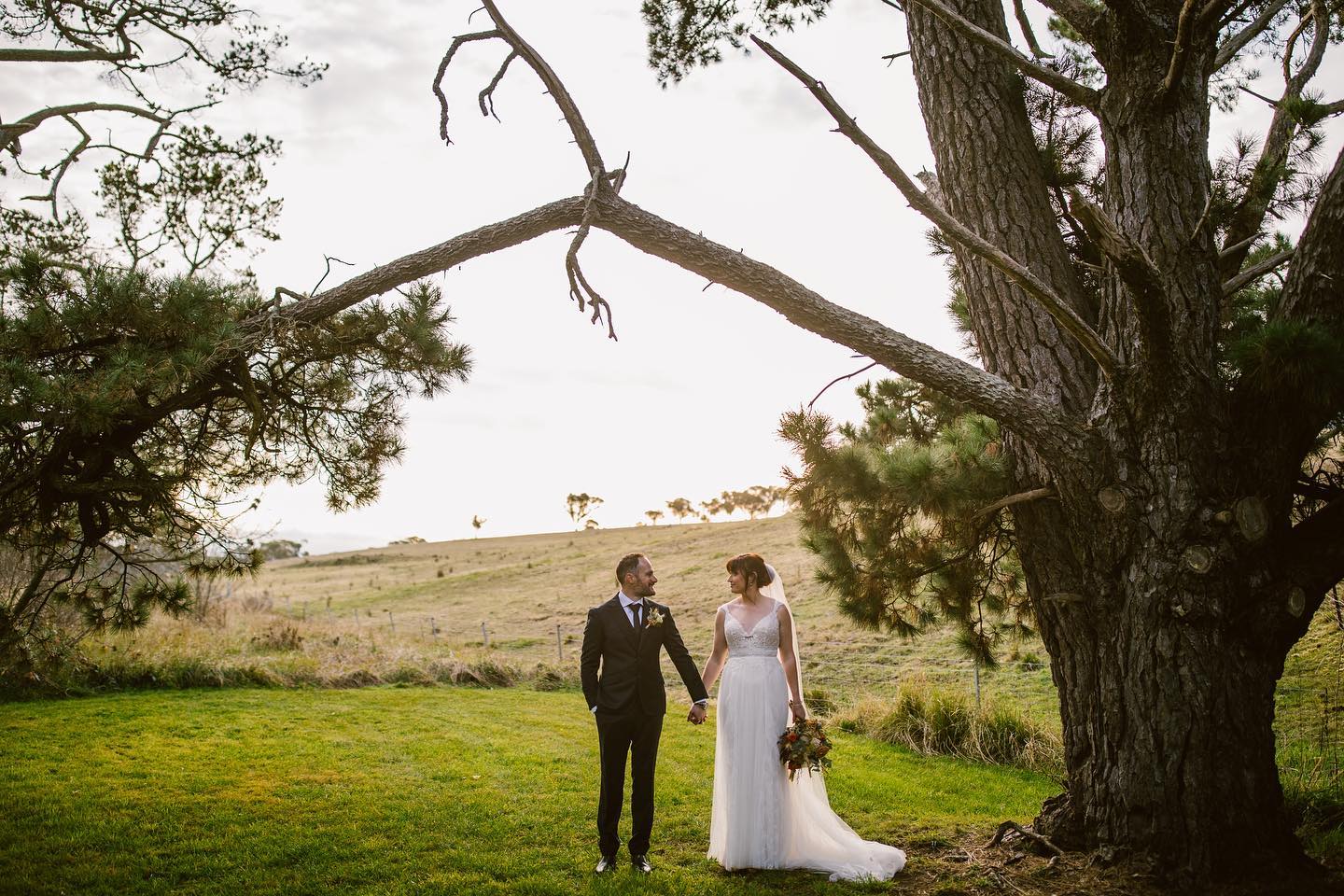 💕 Erin & Luke 25.5.2024 💕
It was bit of a cold day but absolutely amazing!
📸 @magnusagrenphotography
#barnweddings #weddingvenue #southerntablelands #southernhighlandsweddings #countrywedding
