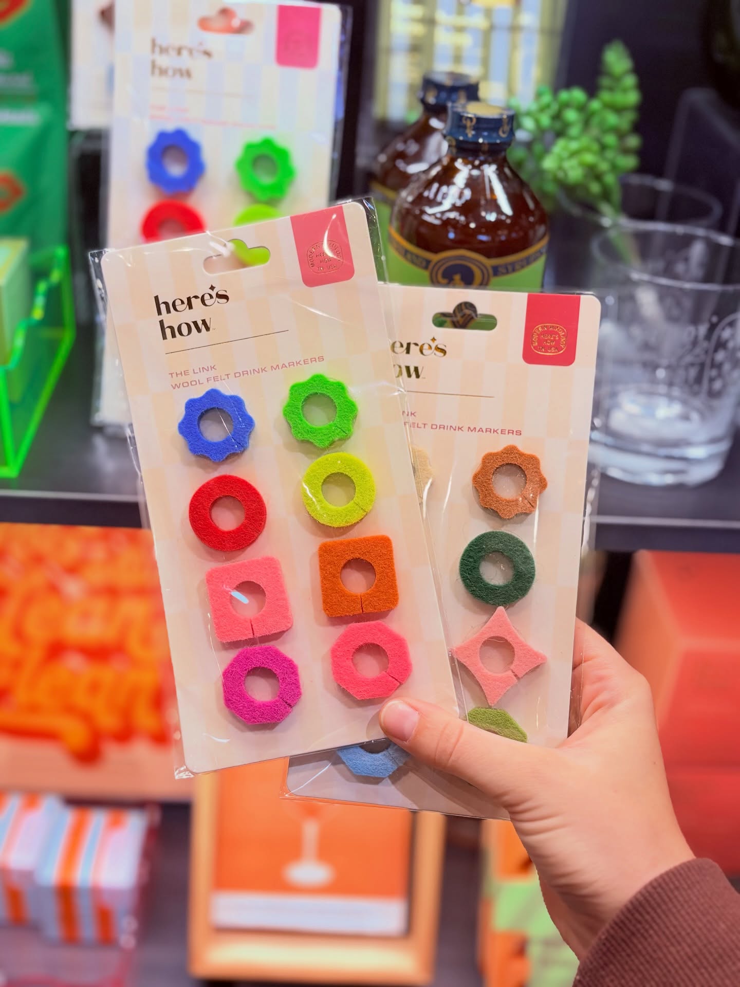 🚨NEW🚨 We got the cutest new bar items from “Here’s How” Come shop til’ you drop!!!🛍️🍹