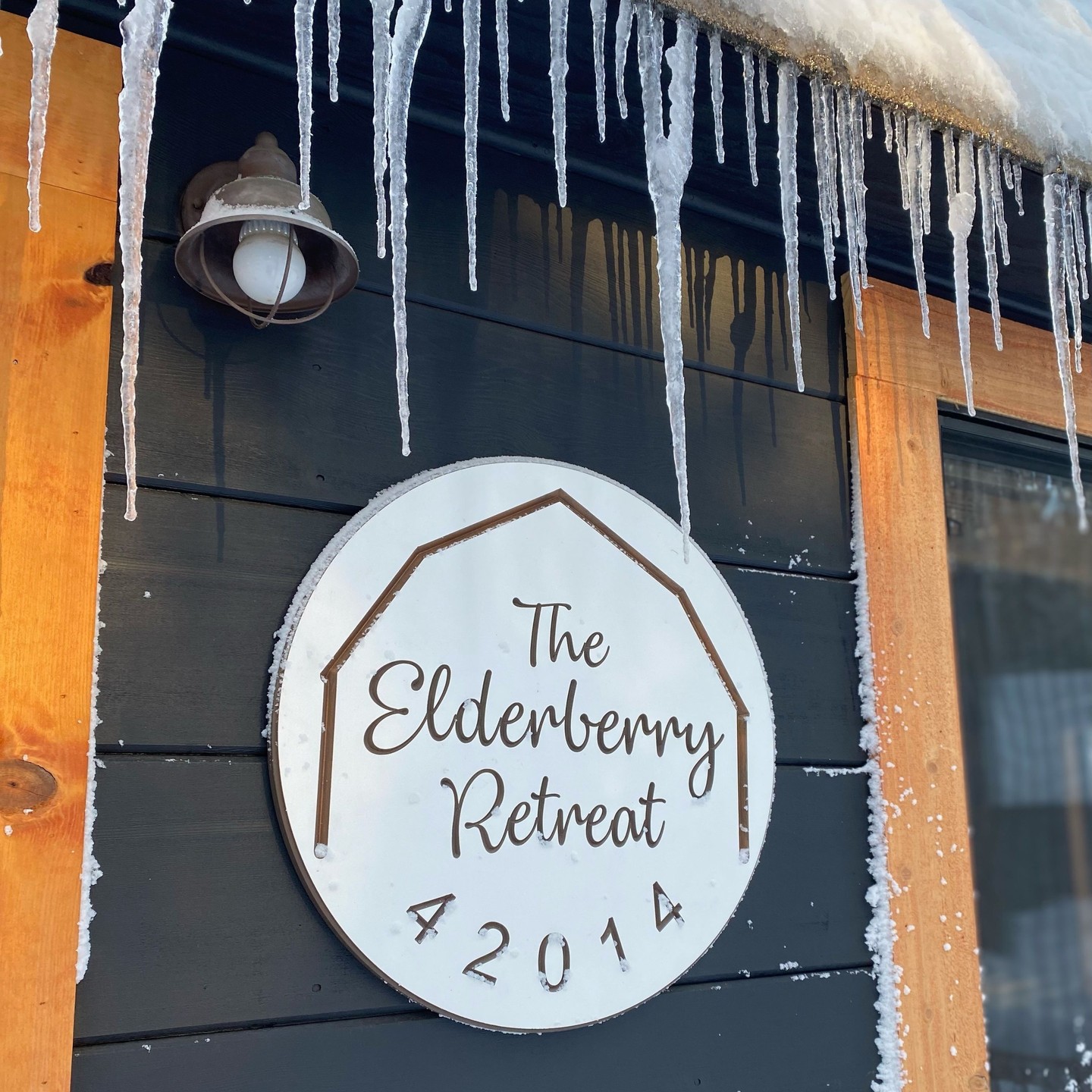 🌲 How The Cabin Host Began 🌲
It all started back in 2014, when we bought our cabin, The Elderberry Retreat right here in beautiful Shaver Lake. What began as a simple family getaway quickly turned into something much more — the joy of sharing this special mountain community with others.
Fast forward to today, and what started with one cabin has grown into 40 incredible properties that I’m honored to manage. Each one is unique, lovingly cared for, and part of the experience we’re proud to offer through The Cabin Host.
Every stay represents a story — and I’m so grateful to all the guests, owners, and local partners who make this mountain magic possible.🖤 Here’s to many more years of hosting, connecting, and celebrating the beauty of Shaver Lake!
#TheCabinHost #ShaverLake #MountainLife #BookDirect #CabinStories #StayWithUs