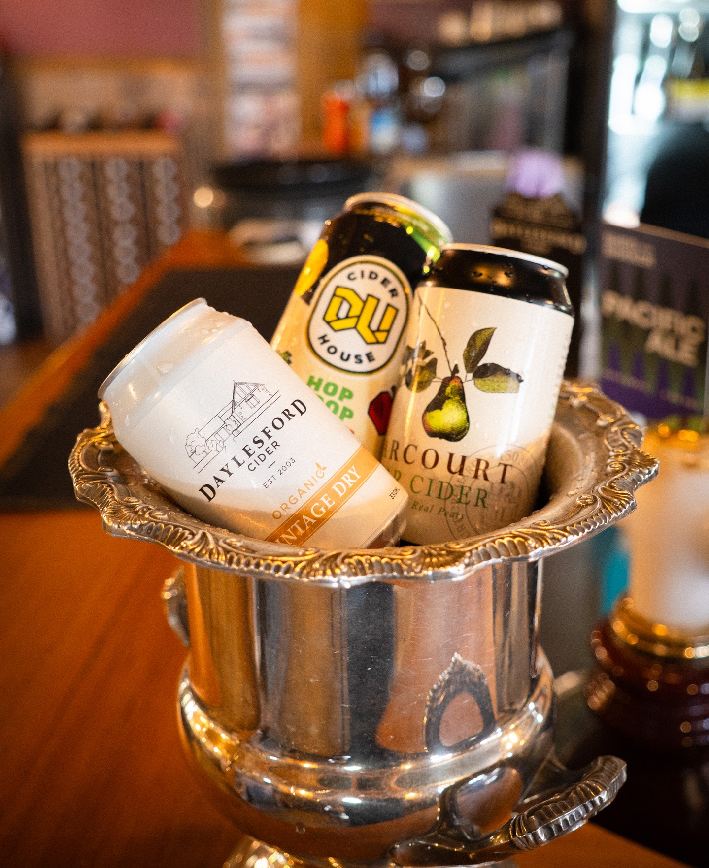 All local ciders — @dvcider, @harcourtcider, and @daylesfordcider.
The Daylesford Session Cider is also on tap. Perfect for warm afternoons in the beer garden.
.
.
.
.
.
.
#trentham #hepburnshire #daylesfordmacedonlife #macedonranges #cosmotrentham #thecosmopolitanhotel #regionalvictoria #localcider #publife #countrypub #onehourout #visitmacedonranges #visitvictoria