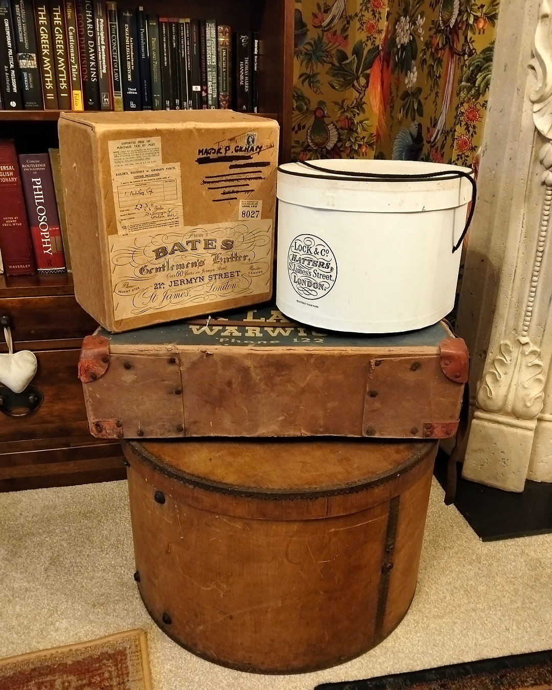 Make your space tell a story — antiques add warmth, charm and personality. ✨ Read our quick guide to styling unique antique decor. Link in Bio
#AntiqueDecor #VintageFinds #HomeStyling #TimelessDesign #InteriorInspo