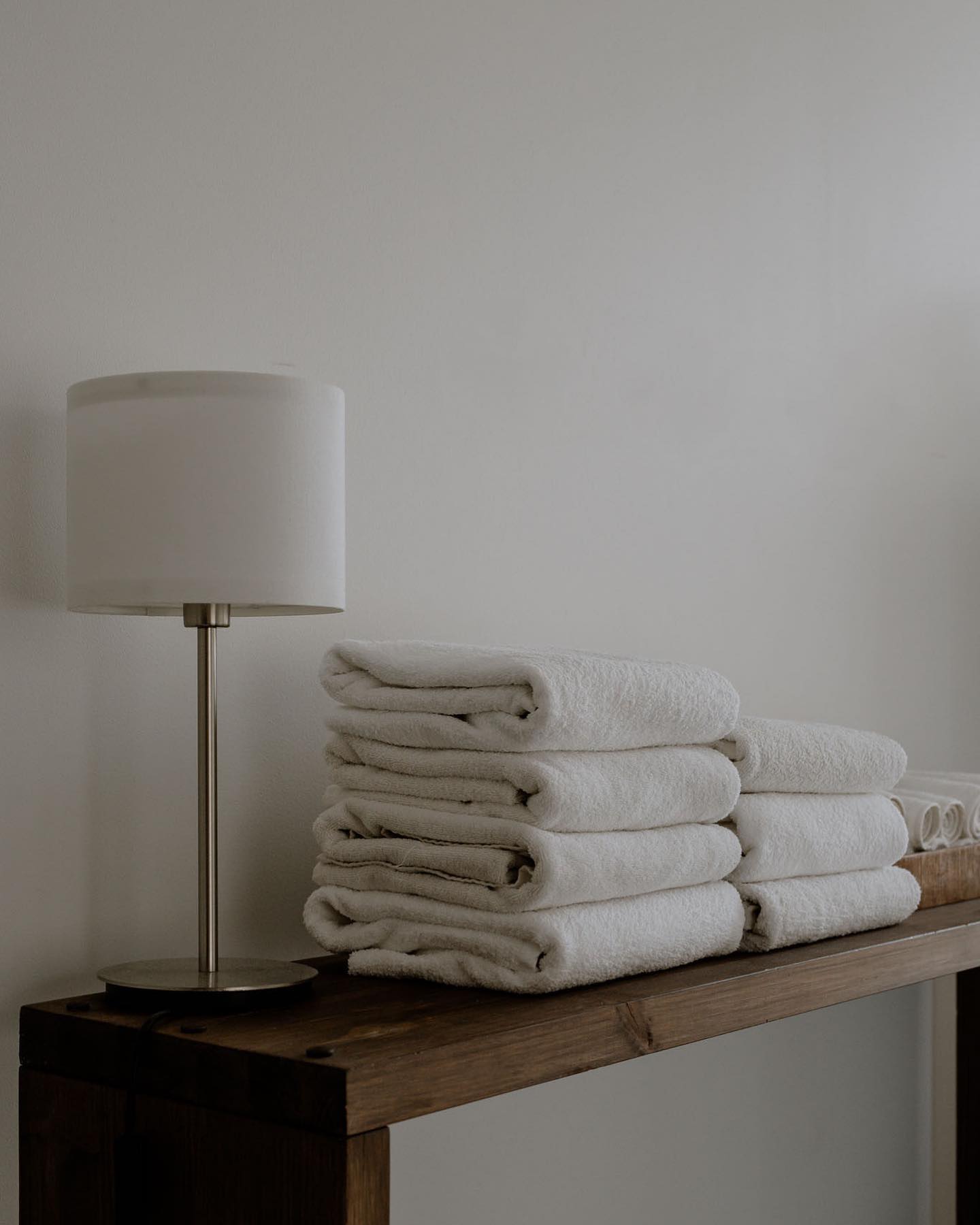 Anni on palaillut kesän lomilta ja elokuun kalenteri onkin taas tavallisesti auki.
Tänään myös avattu syksylle ja loppuvuodelle muutamia aikoja, joten erityisesti ilta-ajat kannattaa käydä pikaisesti varailemassa 🫶🏻
#hyvinvointi #tampere