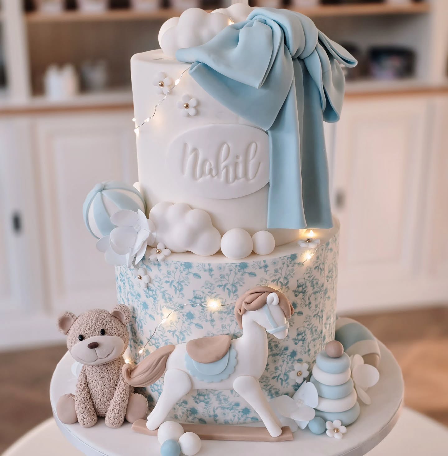 Une pièce montée tout en douceur pour le petit Nahil 🥰
Ppur vos demandes, c’est par mail, comme toujours. J’essaye de suivre sur les réponses.