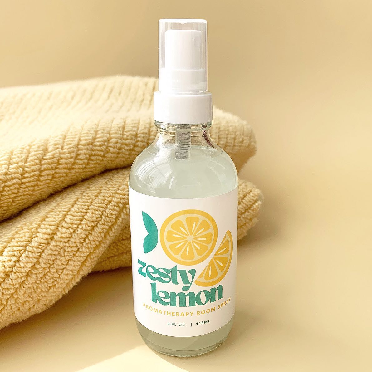 Good morninggggg ☀️ Awaken your space with our NEW Zesty Lemon Aromatherapy Room Spray! This gorgeous spray is filled with essential oils and will be sure to freshen up any room 🍋
#roomspray #lemon #essentialoils #fresh #sagetothepeople #homescents #home #freshhome #cleanhome #healthylifestyle #morning #wednesdaymorning