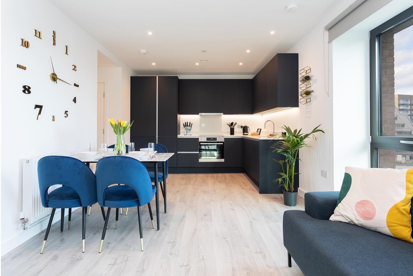Ready for the morning coffee with the view of the River themes ☕️
👉Helping landlords with a guaranteed long term rent
👉Helping tenants having a better lifestyle in London
#londoncooliviving #lettingslondon #lettingseastlondon #lettingswestlondon