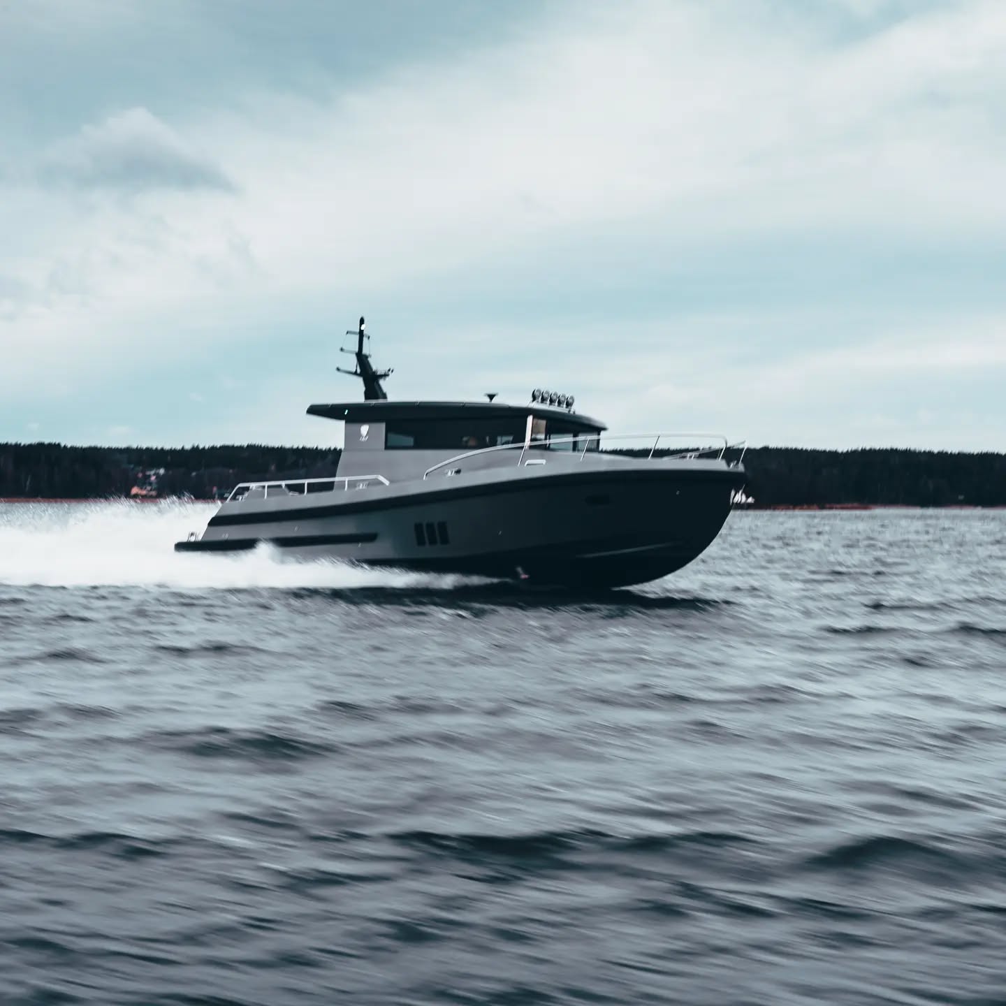 - Brizo Yachts BY42 -
📸 @tr3_media
#brizoyachts #brizo #aluminiumboat #aluminumyacht #fastyacht #volvopenta #mercurymarine #garmin #luxurytoys #luxuryyachts #monaco #cannes #mediterranlifestyle #bigtoys #bigboystoys #mercurymarine #gentlemanschoice #gentlemansride #madeinfinland