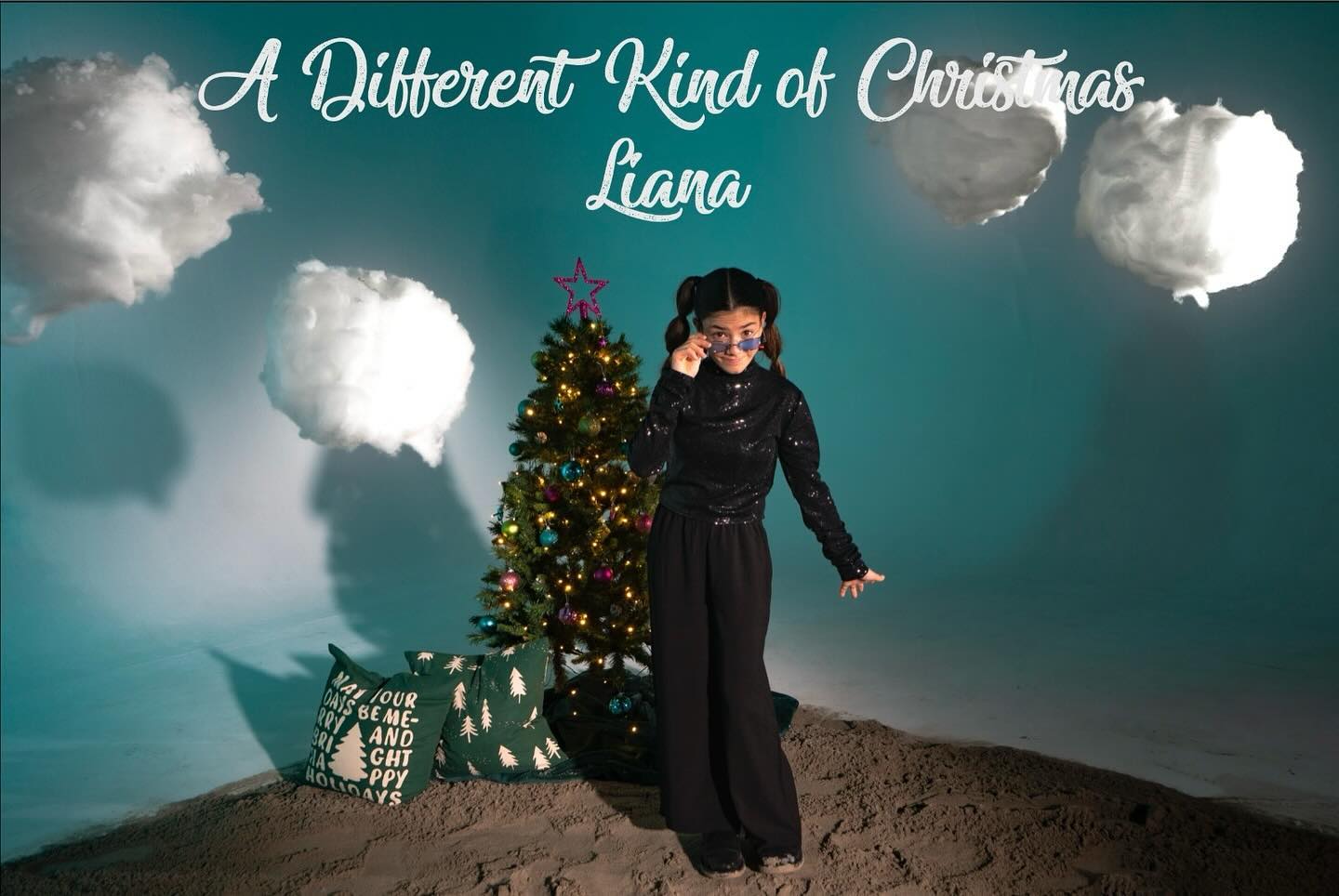 The #countdowntochristmas 🎄starts now… Let’s feel the #magic ✨of the #holidayseason 💝 together!
Add it do your #xmas #playlist , #share it with your #lovedones 🥰… make it part of your #christmastradition 🎅🏻!
#streaming everywhere 🎧!
#adventmusic #sharethelight #asoundforthesoul #christmasvibes #adventmood #newxmasclassic #christmasclassics #adifferentkindofchristmas #lianasounds #michaelinge