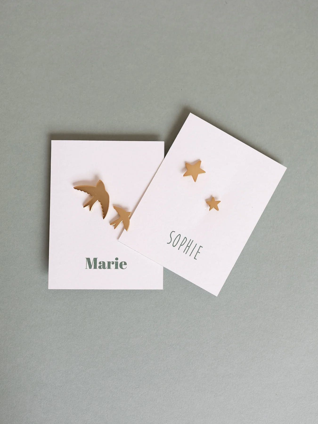 Les petites cartes à personnaliser pour un anniversaire, baptême, mariage, naissance !
Retrouvez tout sur notre site tatoueur de papier.
.
.
.
#poussieredesrues #serigraphie #screenprinting #fairepart