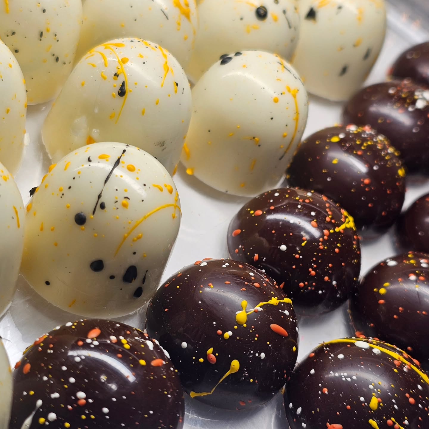 Valentines chocolates will start appearing at the shop next week...including these saffron and mango and my new favorite limoncello poppyseed.
Ill also have a couple new flavors in our ever popular heart boxes which are currently available for pre order on our website. Pickup the week of Valentines day.
www.ticktockchocolates.com
#chocolate #love #valentinesday #bekind #celebratelove