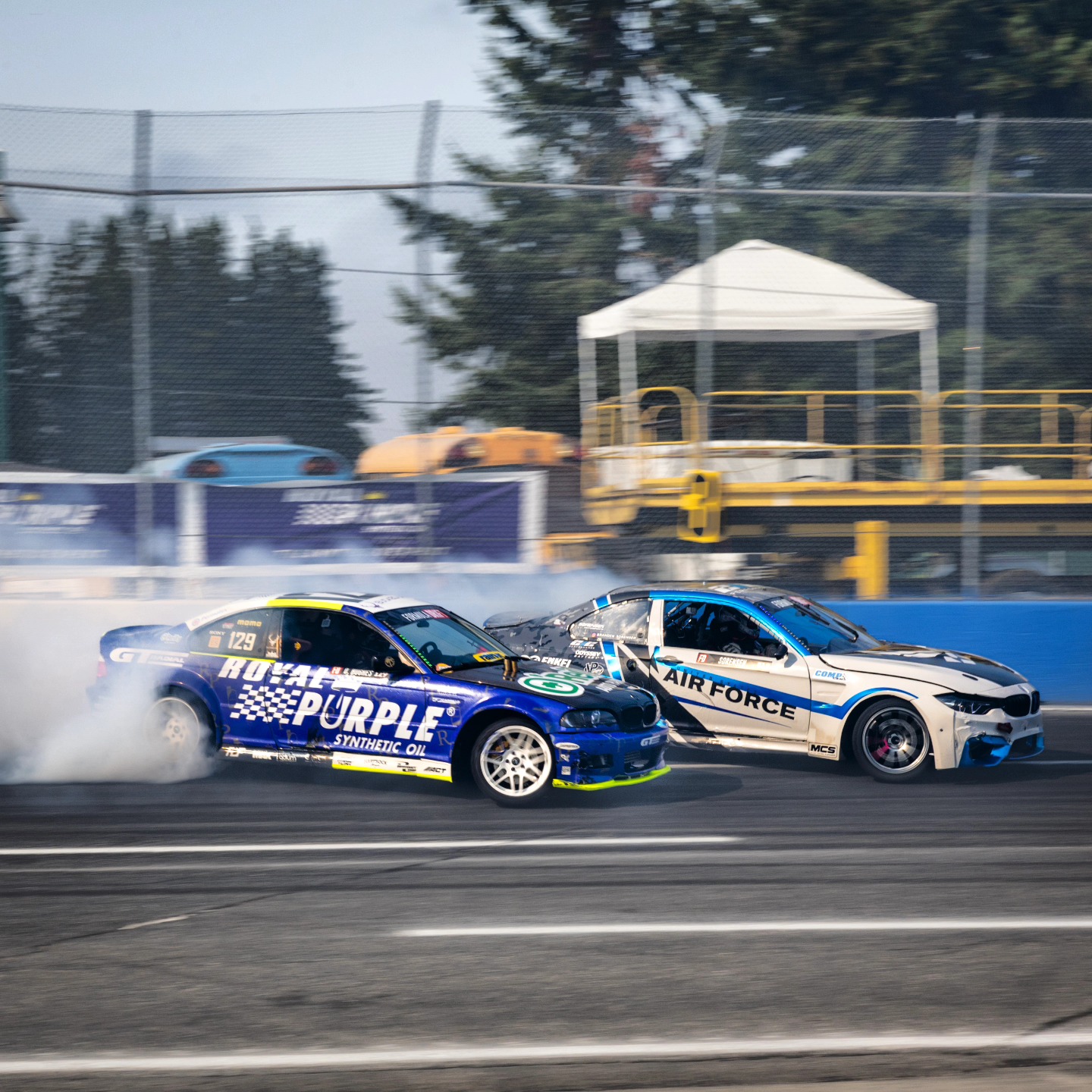 These boys were HUSTLIN' through this turn at #FDSEA 💨💨
@dylanhughes129 x @branden_sorensen
#FormulaDrift #Seatte #BMW #DriftCar #Hustle #Canon