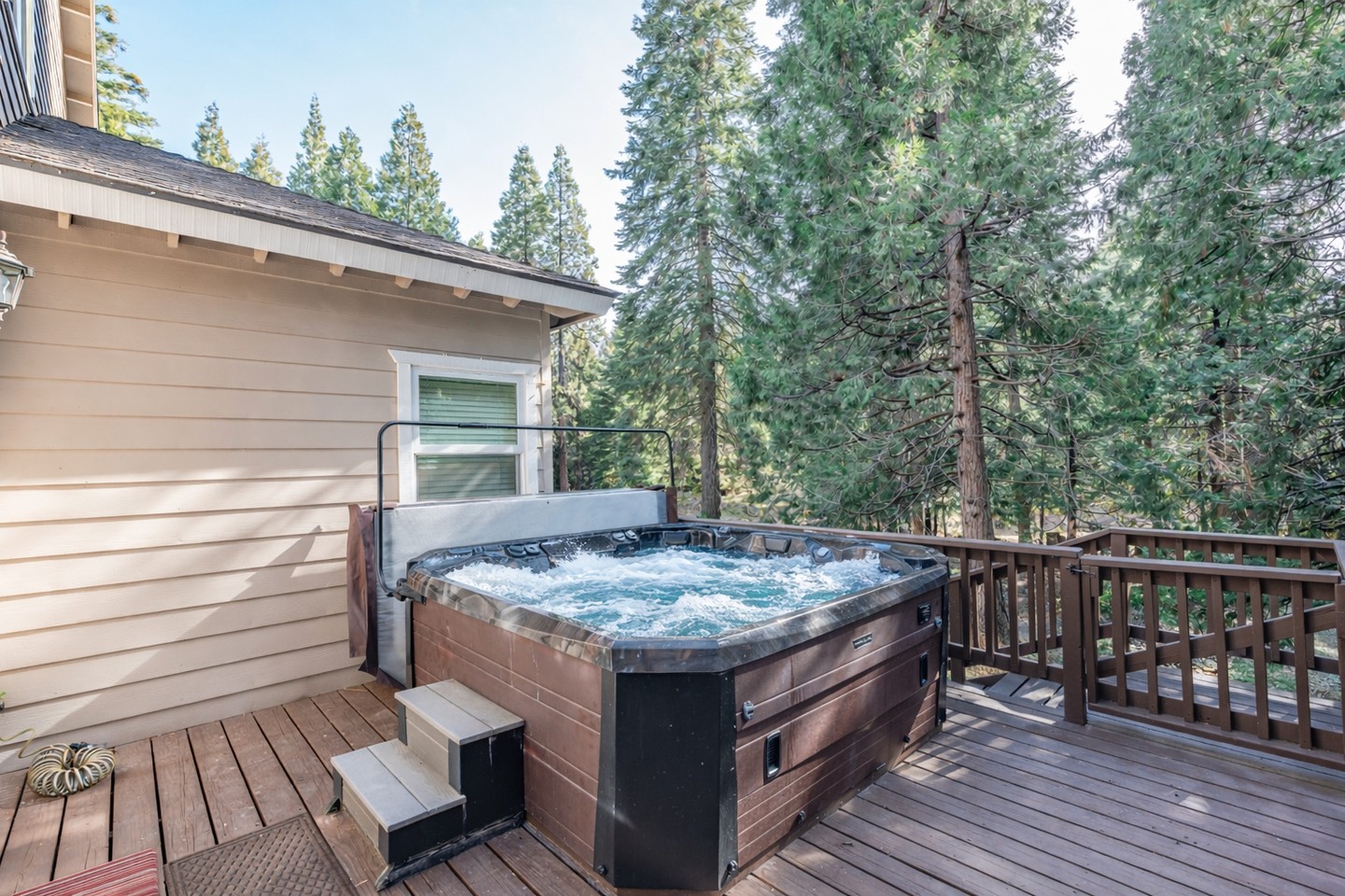 Nothing hits quite like this… 🏔️✨
After a full day of hiking the trails (or chasing fresh turns at China Peak Mountain Resort), come home to The Trailhead Cabin in Shaver Lake and sink into the hot tub under the pines. ♨️🌲
www.thecabinhost.com
#TheTrailheadCabin #ShaverLake #TheCabinHost #HotTubNights #AfterTheAdventure #SkiTrip #HikingLife #MountainGetaway #BookDirect