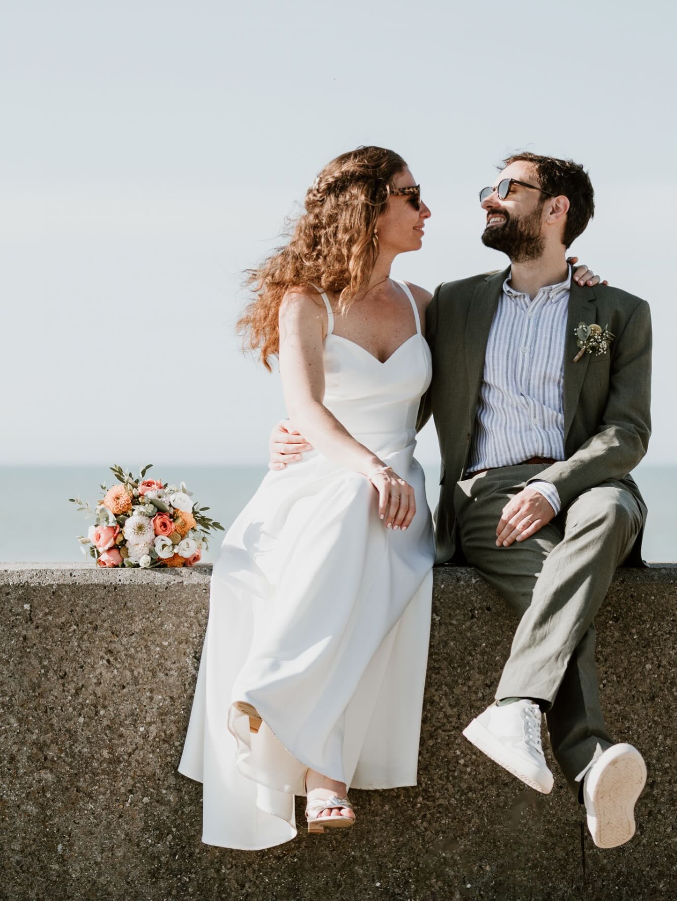 ✨ Chloé & Thomas ✨
Une séance couple au bord de la mer, simplement belle et remplie de spontanéité. 💛
Célébrer son mariage à deux pas de ce décor 😍🤩
#séancecouple #MariageAuBordDeLaMer #Spontanéité #AmourNaturel #WeddingVibes