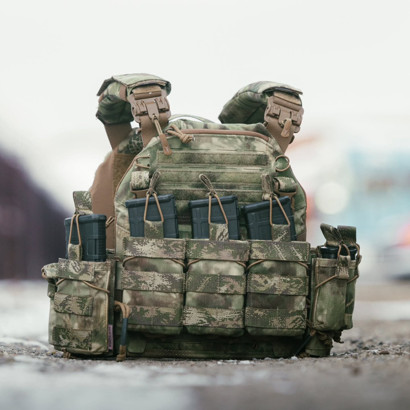 StalkLand Carrier System (SCS)
The StalkLand Carrier System (SCS) is a scalable and modular protective armor carrier designed for versatility and efficiency. It incorporates three distinct levels of cummerbund capability, enabling quick adaptation to meet a diverse range of mission requirements.
High Pro Cummerbund:
5 MOLLE Rows tall, loop interior accepts 6"x11" "Kevlar Side Curtain", 6"x6" hard armor side plates, or hook on 5.56/7.62 magazine pouches.
Low Pro Cummerbund:
3 MOLLE Rows tall, 2" tube connection, loop interior. The Low Pro has been designed to give the end user a rigid draw platform for mounted items; achieving this using a Tigris insert sewn in throughout the cummerbund's length.
No Pro Cummerbund:
Designed to give the end user the most mobility, the No Pro Cummerbund consists of an easy to adjust 1.5" webbing length with 2" Tube connections. Intended mission sets include, low profile, PSD, Key Leader Engagements, Sniper Operations, or any other scenario where the end user either needs to conceal a carrier or only requires armor plate vital coverage.
@brookwoodcompanies @mmitextiles @murdockwebbingcompany