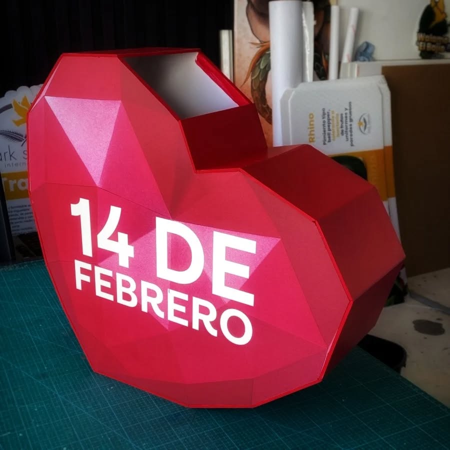 Urna de trovicel en forma de corazón
#publicidadymarketing #imprenta #impresión #letreros3d