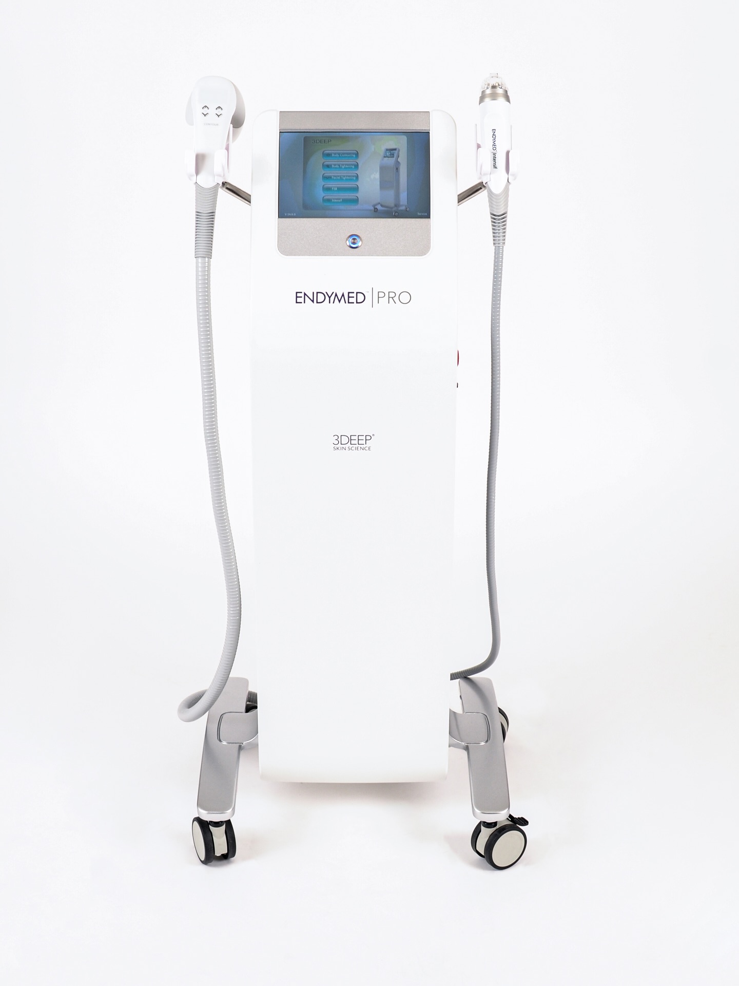 Aja jooksul võib näoovaal kaotada oma selguse ning nahk vajada sügavamat turgutust.
EndyMed RF 3DEEP tehnoloogia, mis Medicinas kasutusel, on innovaatiline raadiosageduslik (RF) protseduur, mis soojendab kontrollitult naha sügavamaid kihte, stimuleerides intensiivselt kollageeni ja elastiini tootmist.
Tulemuseks on pinguldatum, pringim ja selgemini piiritletud näoovaal.
Protseduuri käigus töödeldakse nahka spetsiaalse aplikaatoriga, mis edastab mitmepolaarset RF-energiat sügavale kudedesse, kahjustamata naha pindmist kihti. Soojus aktiveerib naha uuenemisprotsessid, parandab mikrovereringet ning aitab tugevdada naha struktuuri. Protseduur on õrn, mugav ja enamasti tajutav meeldiva soojusena.
- Sügavatoimeline RF-energia aktiveerib kollageeni loomuliku uuenemise
- Aitab pinguldada nahka ja rõhutada näoovaali joont
- Parandab naha tekstuuri ja elastsust
- Silub peeneid jooni ning toetab naha nooruslikku struktuuri
- Mugav, mitteinvasiivne ja taastumisajata protseduur
Protseduur sobib kuurina teostamisel iseseisvalt kui ka teiste protseduuride kombinatsiooni integreerituna.🤍
Tunne, kuidas nahk muutub pringimaks, kontuurid selgemaks ja üldilme värskemaks.
#endymedcontour #rflifting #näoovaalipinguldamine #ilukliiniktartus #kollageenistimuleerimine