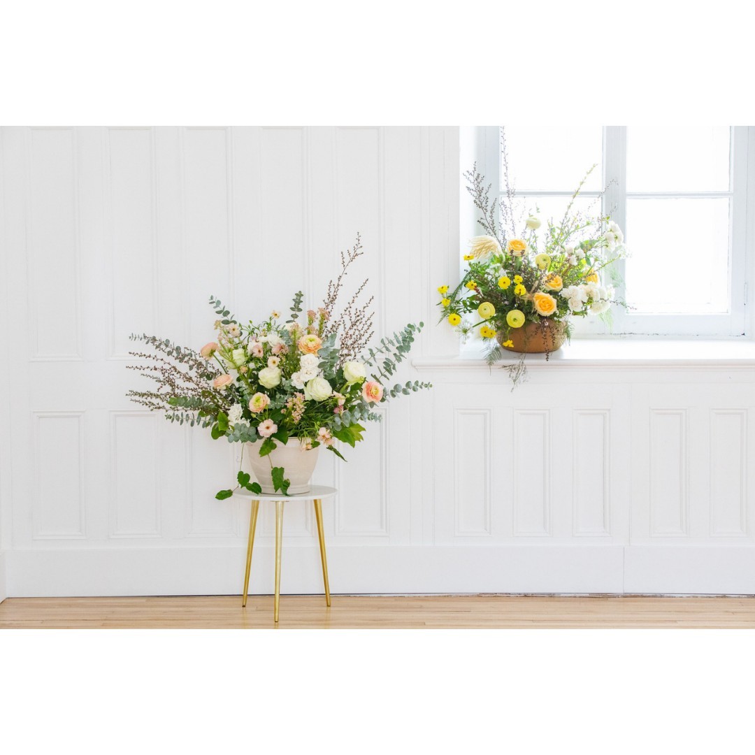 Belle réalisation de @jardinsvitrumhortis 😍
#bouquets #bouquetsdefleurs #flowersofinstagram #flowers #flatlayphotography #flatlay #creationdecontenu #mediassociaux #photography #studio #studiophoto #photoshoot