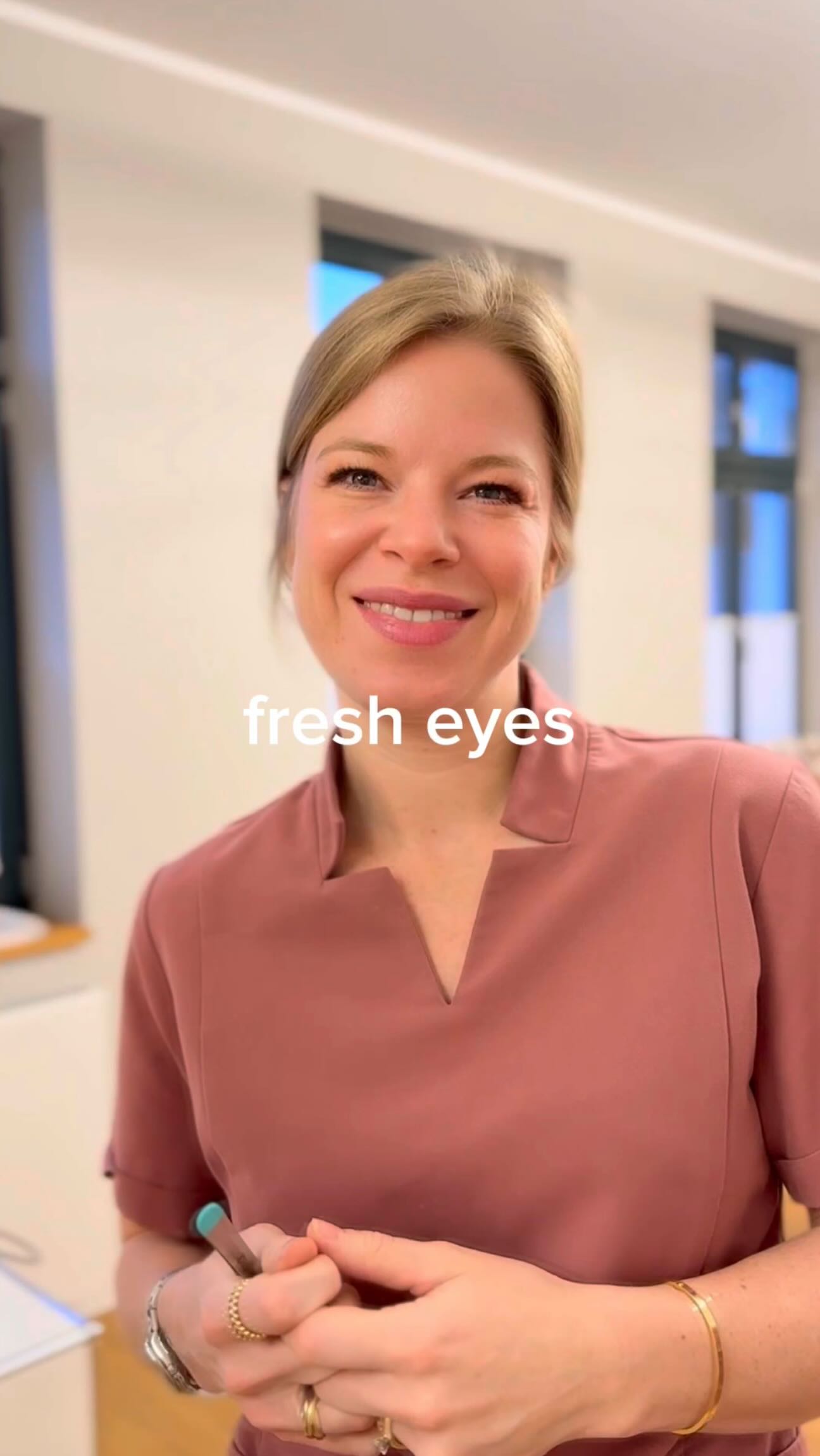 fresh eyes 👁️
Nach einer Oberlidstraffung wirkt der Blick offener, wacher und einfach frischer. Kein „gemacht“-Look – nur du, erholt
#freshlook #naturalresults #confidenceboost #selfcareera #glowup