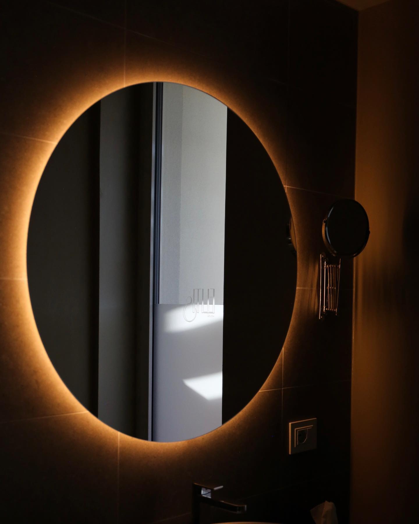 Reflex of Elitis unique style.
📍 via Dante 22, Nova Milanese (MB)
📞 0362 1637582
✉️ info@elitishouse.it
#elitishouse #spa #monza #monzabrianza #novamilanese #centrobenessere #hotelmilano