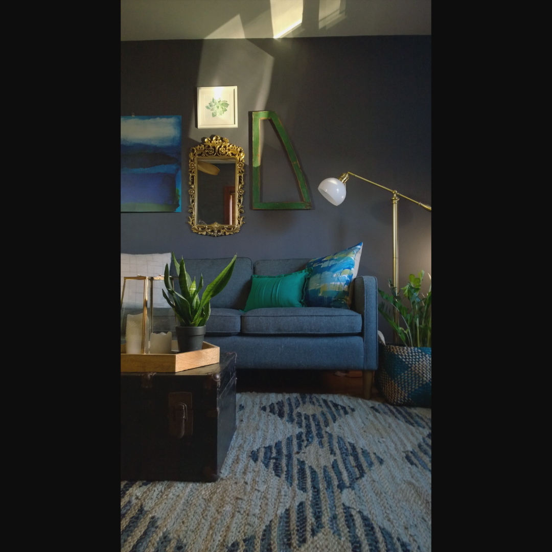 Dreaming of the days when the sunshine was here. Ready for you, spring!
.
.
.
.
.
.
.
.
.
.
#stlinteriordesign #interiors123 #stl #green #bohemian #midcenturymodern #mywestelm #sharemywestelm #plantlady #sunshine #shadows #stlstaging #realestate #homedesign #livingroominteriors @elledecor @designsponge @sherwinwilliams #stagingworks #stlrealestate #hyggehome