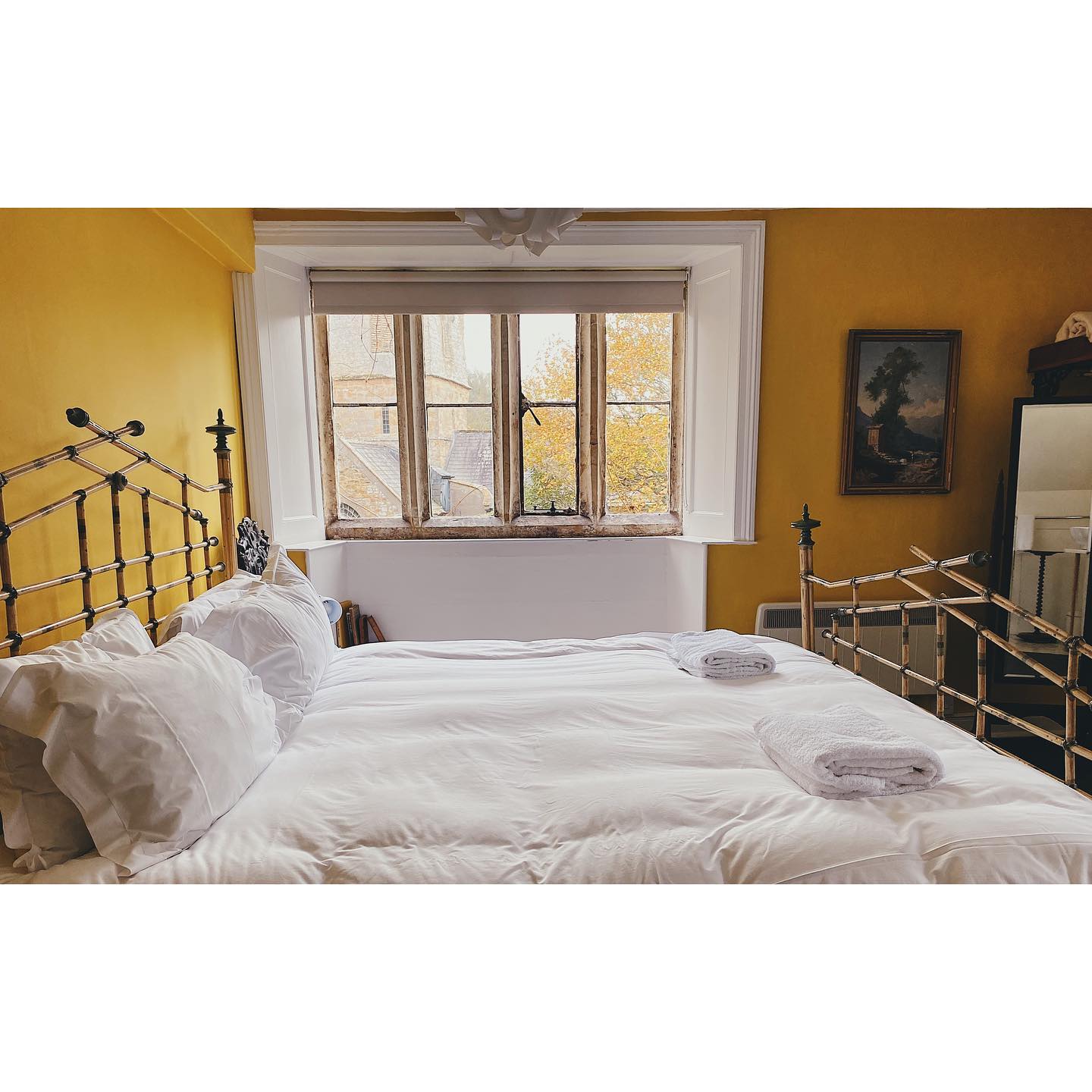 What a beautiful autumnal view it is to wake up to at the moment in our Classic bedroom.
The golden leaves are echoing the bright yellow walls 💛
Whoever is staying in the Classic bedroom this weekend is in for a autumnal treat🍂
#symondsburymanor #symondsbury #dorset #bridportdorset #jurrasiccoast #dorsetcoast #englishmanorhouse #englishmanors #englishmanorhousestyle #selfcateringaccommodation #selfcateringholidays #selfcateringholidaysuk #selfcateringholidaysdorset #dorsetholidays #uniqueholidayrentals #autumn