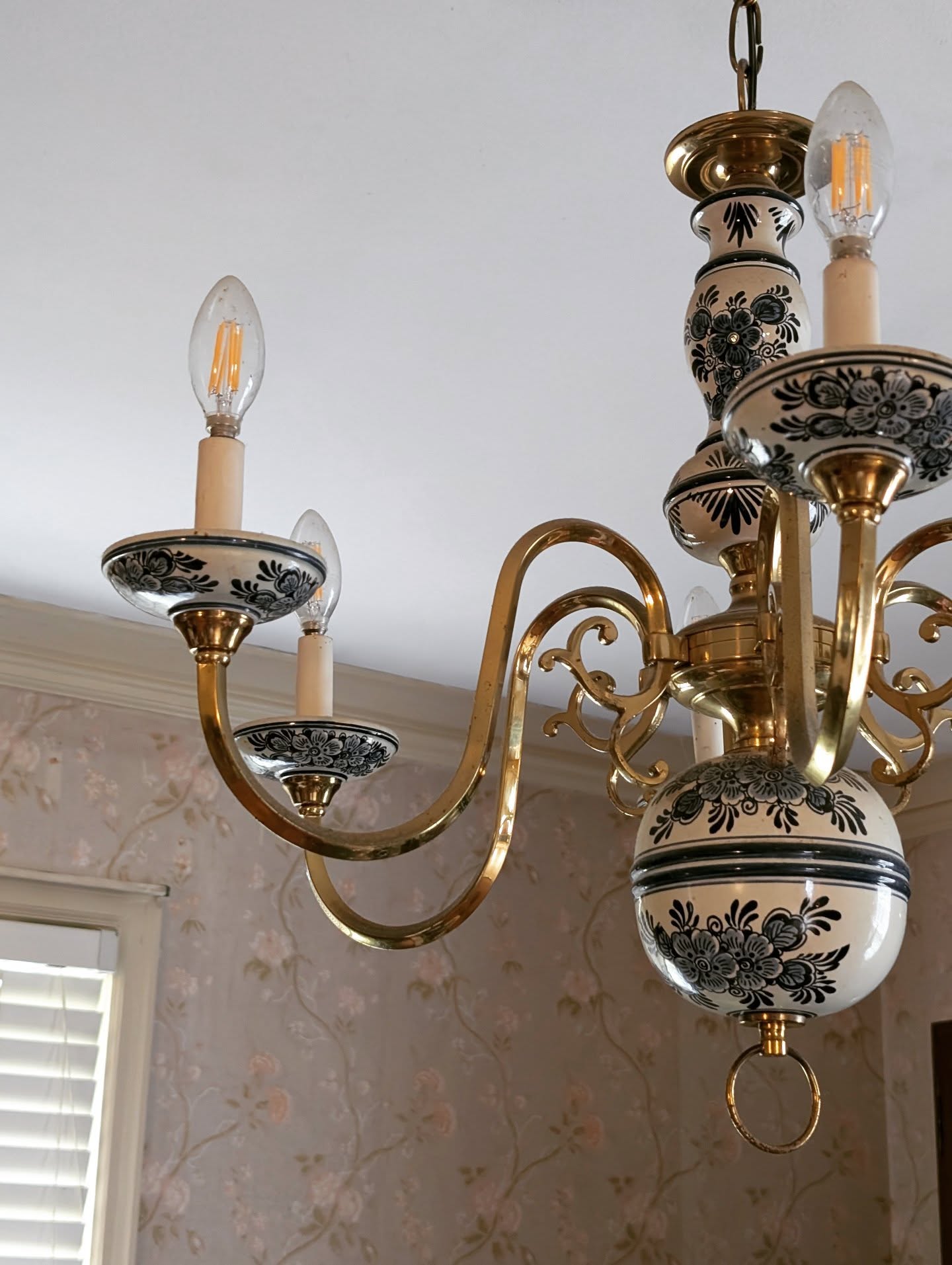 One of my favorite parts of this job? Getting to see the little (or large) details that make your space unique. Give me ornate decor over 'cookie cutter' any day. 🤍