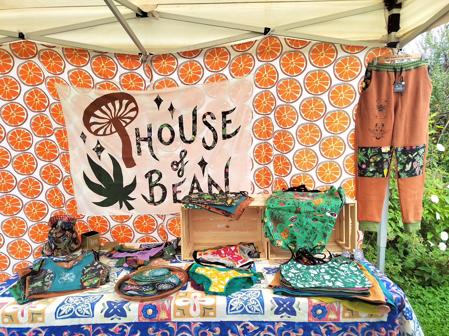 find me at @outside_devon this morning for the farmers market! 💚🍄
www.houseofbeanco.com
#botanical #hemp #hempclothing #sustainableclothing #handmade #madetoorder #smallbusiness #screenprint #mushrooms