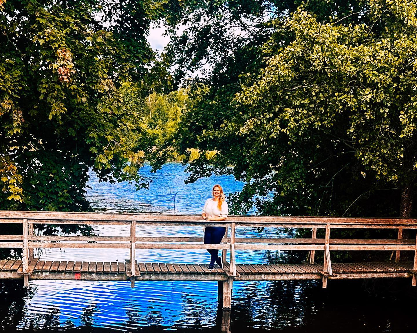 Watching the last days of Summer, slowly slip away. Welcoming the cool embrace of autumn.
.
.
#aseasonalshift #lastdaysofsummer #embracingautumn #viewsfromhere #visitsmåland #visitsweden #darlingdays #slowandsimpledays #beautyintheeveryday #quietinthewild #slowlivingmovement #livinginthemoment