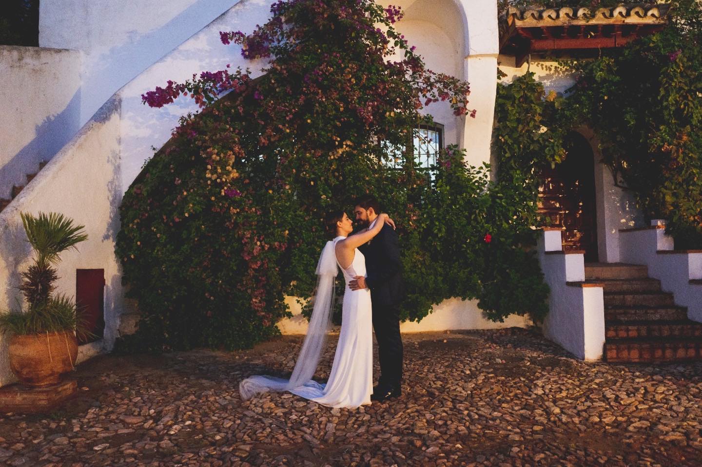 Paola & Alex 💍💖
@javier_jaroal
@cateringlagranfamilia
@lumierepeluqueria_
@loletabeautycc
@loshappybananas
@produccionesalavida
@erizo.producciones
@atelier.floral.azucena_
@santa_catalina_events