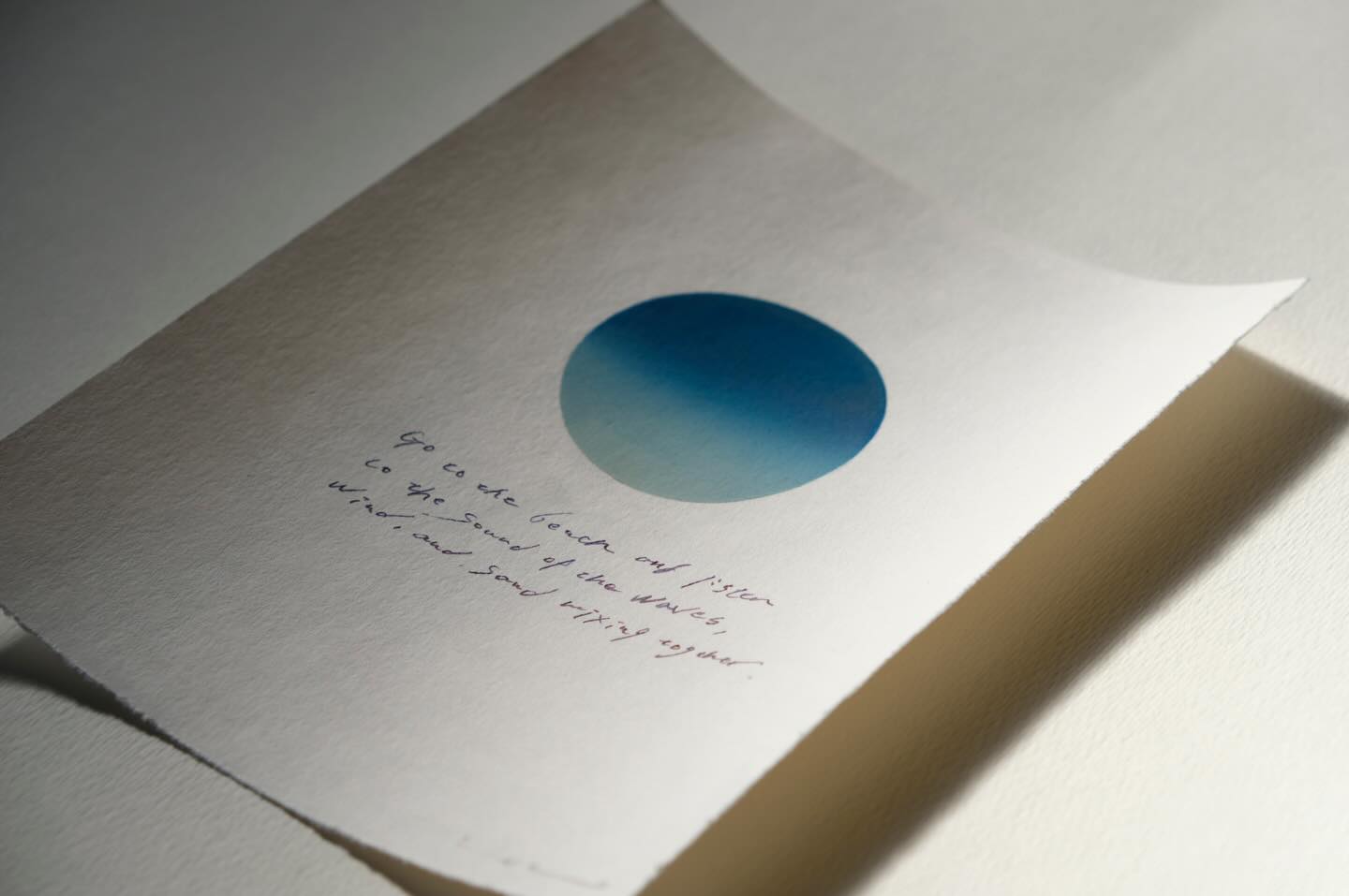 .
グループ展、無事に幕を下ろしました。
ありがとうございました。
お会いできましたこと、原画をご覧いただけたこと
そのすべてが、かけがえのない喜びです。
あのとき、あ