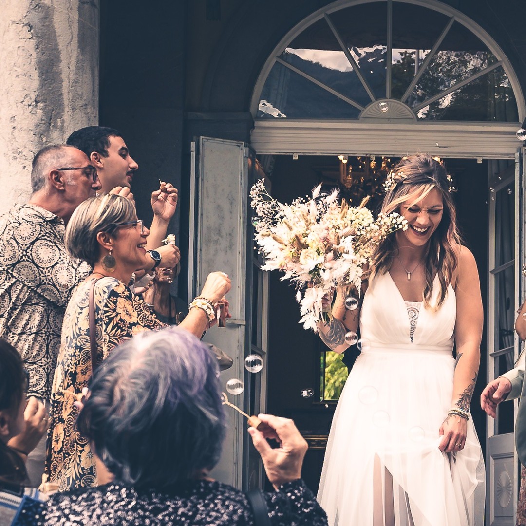 Le mariage est un amour vrai
Un engagement solide et sincère
Unis pour toujours, main dans la main
Notre amour ne fera que s'enflammer.
#mariage #wedding #love #bride #weddingday #amour #weddingdress #bridetobe #couple #weddingplanner #anniversaire #robedemariee #mari #weddinginspiration #fashion #mariee #photography #weddingphotography #makeup #decoration #weddingphotographer #photographemariage