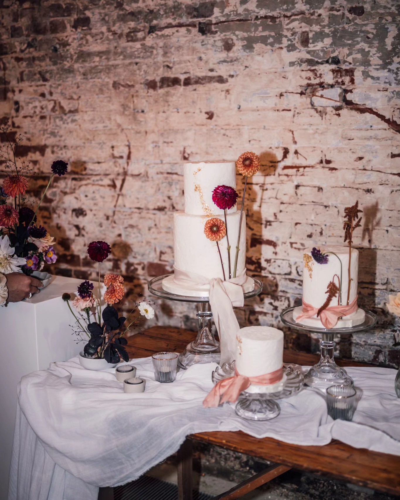 Happy New Year lovelies ✨️
I took an extended winter break before the festive period whilst moving back into our house after 11 months of renovating (still very much not finished) followed by a wonderful couple of weeks in France over Christmas but I'm back and ready for the 2024 season 💪
January is always a busy time for enquiries (thank you, always grateful for each and every one) so if you do get in touch, please include as much information as possible so we can get straight back to you. For those already in my inbox, I'll be in touch later today ❤️
Amazing shoot team:
Venue @ivyhouseweddingsuk
This Image @amyelizabethphoto_
Photography @anniewaltonphoto @amyelizabethphoto_
Styling @twoeightoneltd
Ceiling installation @fabrictheatre
Florals @torimayfloral
Cake @julia_florence_cake_design
Stationery @ellistateweddings
Bridal @ivorywhitebridal
Hair @kelliestrawhairandbeauty
Make Up @milliek.makeup
Model Couple @d_c_tyler @gr_tyler