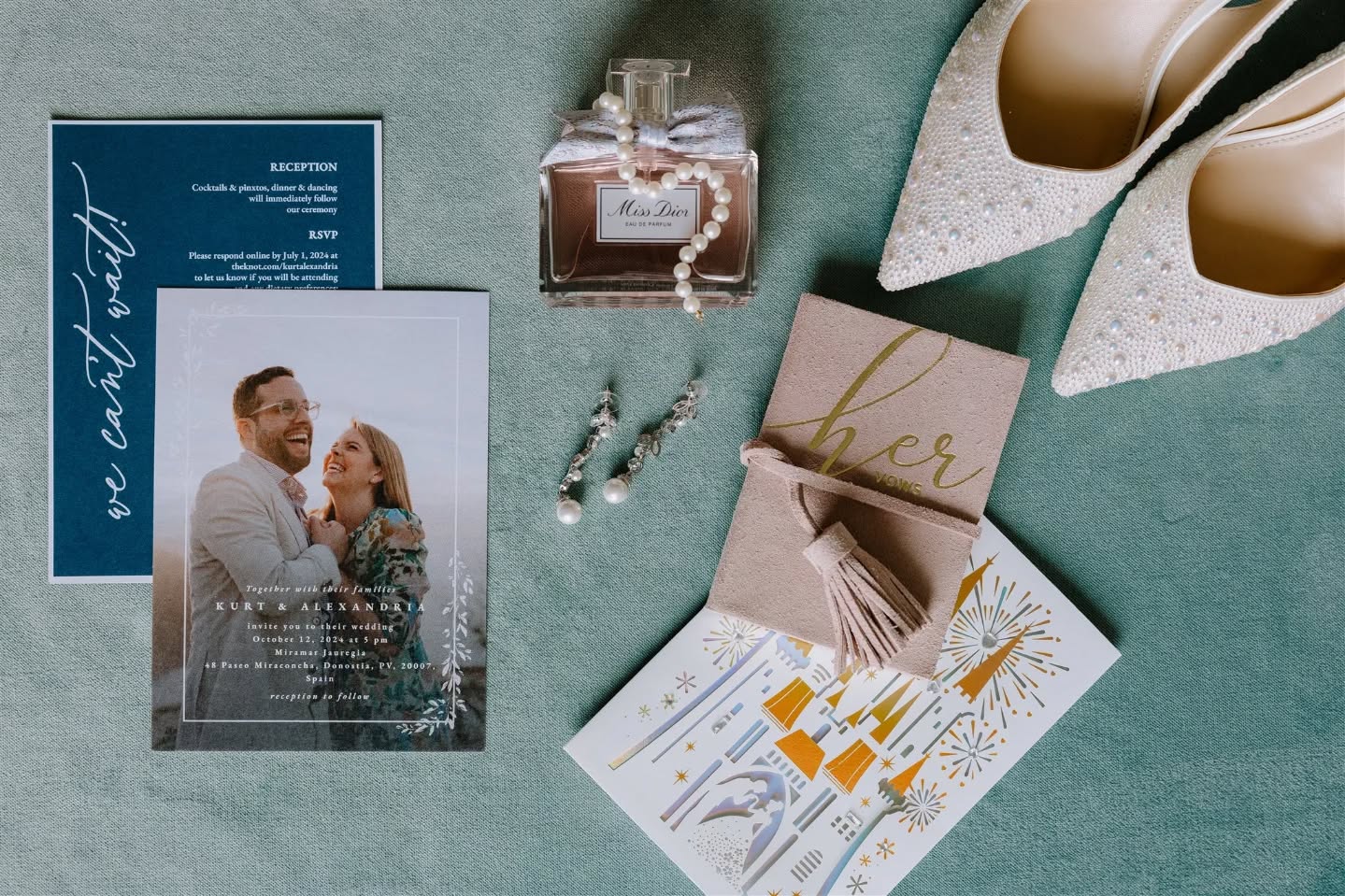 Qué ilusión cuando las fotos de la preboda se convierten en invitaciones de vuestro día.