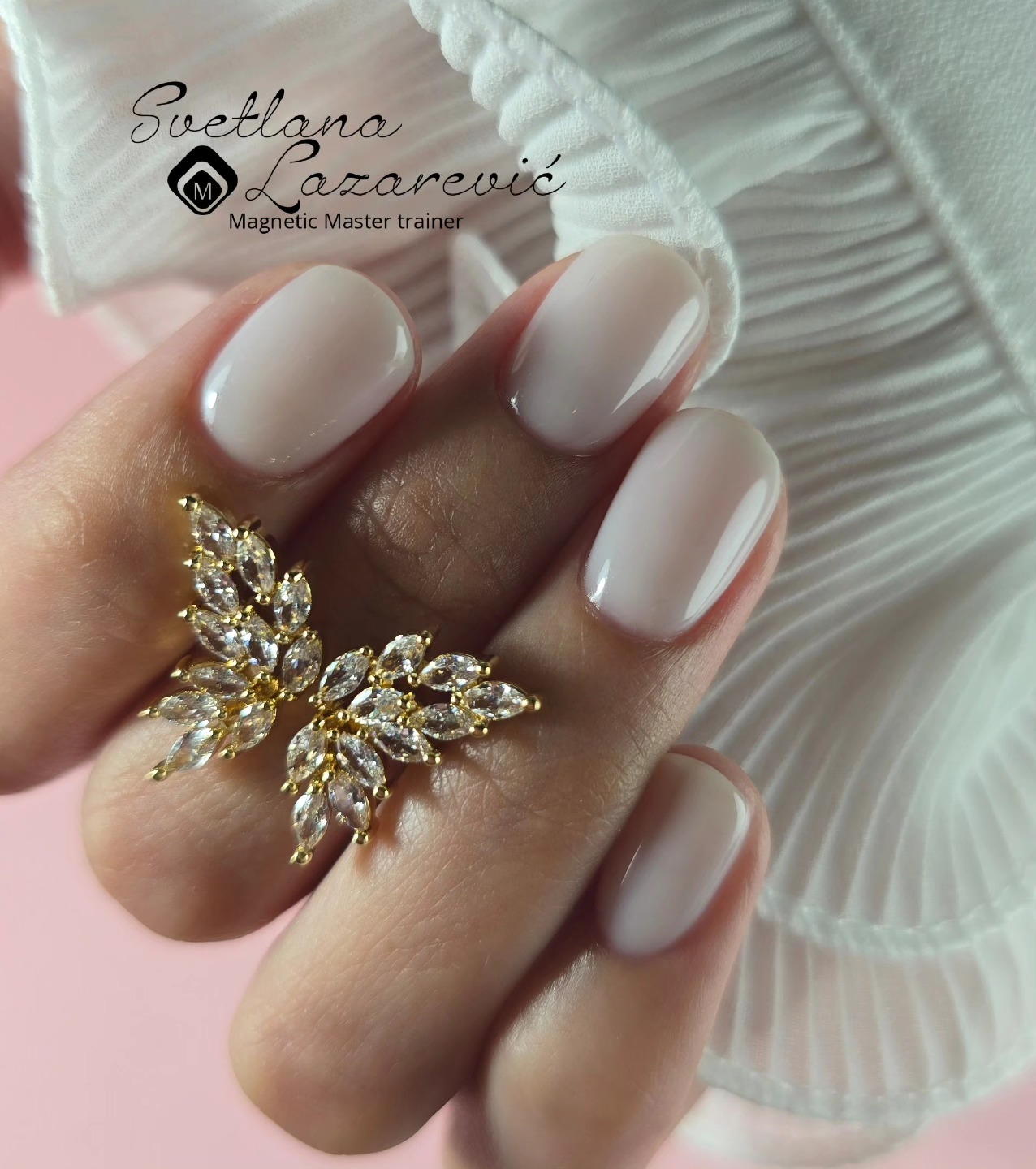 🤍Fresh and clean Nails✨️
All products used from @magneticnaildesign
.
.
#perfection #cleanmanicure #cleanwork #whitenails💅 #nailacademy #combimanicure #russianmanicire #manicure #NailCourseBern #Nailistika