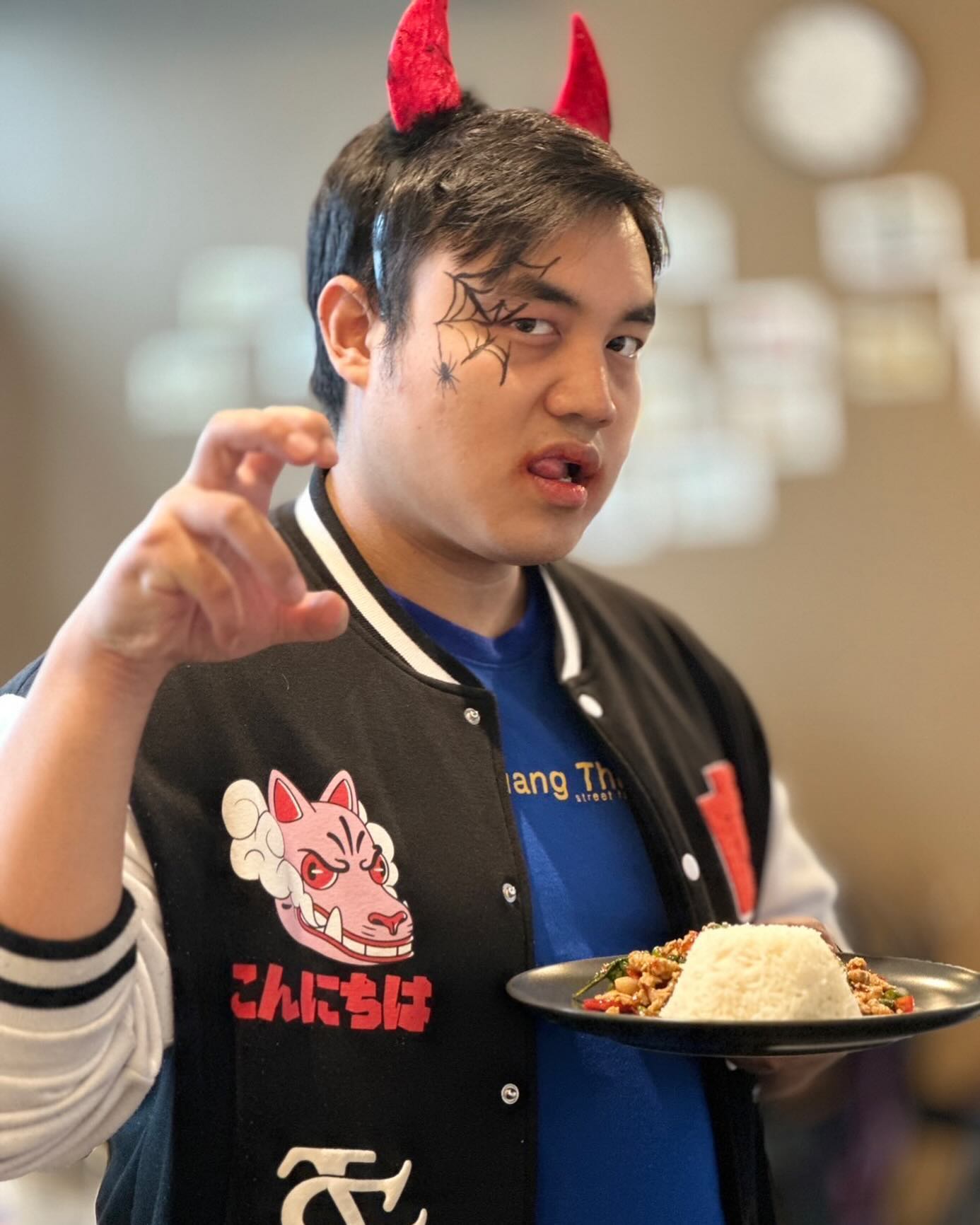 Come and eat @muangthai_streetfood 🎃