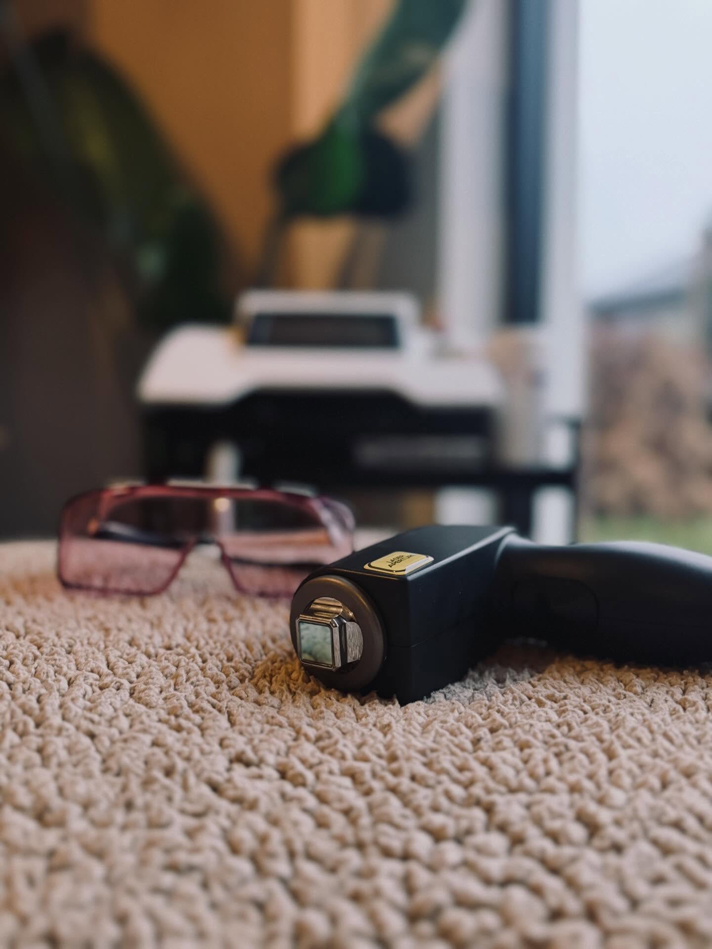 JANUARI RECAP… ❤️
__________
Mijn favoriete geluksmomentjes van januari. Kijk je even mee? 🥰
1. Laserontharing: all day, everyday
2. Heerlijke Q-time met ons drietjes
3. Vitamine Sea
4. Plus Belle in winterse sfeer
5. Plus Belle 2.0 met een laagje sneeuw
6. Samen de eerste steen leggen
7. Zalige boswandeling
8. HydraFacial-magie
9. Work-date met de hubby
10. Breathwork-sessie
11. Heerlijke, snelle lunch
12. SkinPen-time
13. Bye donshaartjes, talg & make-up,…
14. Verse granola-batch
15. Late evening shifts
16. Laatste nieuwjaarsfeestje
17. Onze voorgevel is af
18. Zotte resultaten met onze diodelaser
19. Laatste shift met de kerstboom
20. Verse bloemetjes
Dankbaar voor alles wat januari bracht.
Wat was jouw favoriete moment deze maand? ❤️
Veel liefs,
Paulien.
__________
#januari #skinpen #hydrafacial #dermaplaning #laserontharing