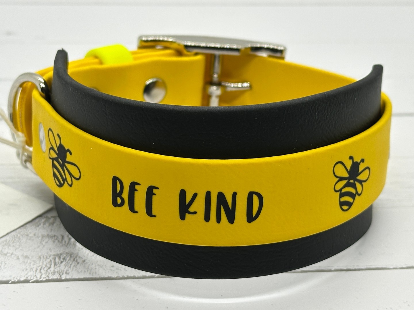Get your furry friends buzzing with excitement with our 'Bee Themed' layered collar! 🐝💛 Perfect for stylish pups! Link in Bio. #BeeKind #DogCollars #PetFashion