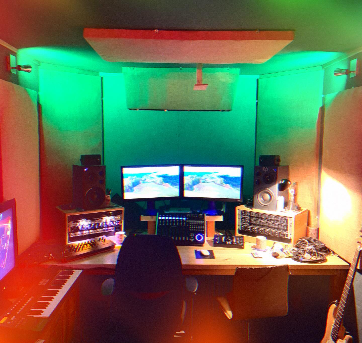 What would you create here? 🎸 🎙️ 🥁
.
.
.
#recordingstudio #musicstudio #music #recording #studio #studiolife #musicproducer #musicproduction #musician #singer #songwriter #band #audient #creative #guitar #producer #newmusic #sussex #sussexstudio