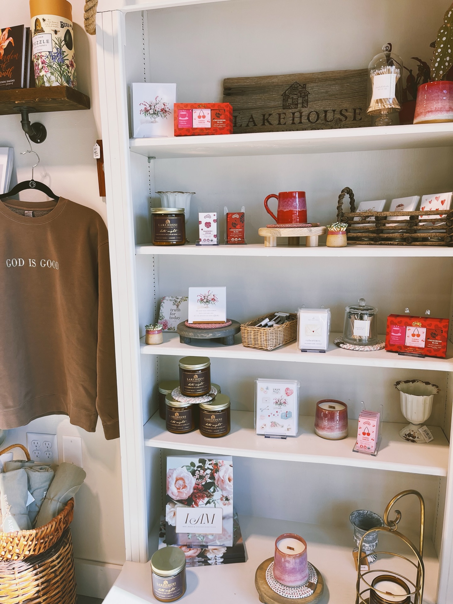 Soaking up every bit of sunshine during these cold winter weeks in MN ☀️❄️ Our Valentine’s Collection is out and ready to love.
❤️
Shop Hours:
Wednesday–Friday | 10–5
Saturday | 9–3